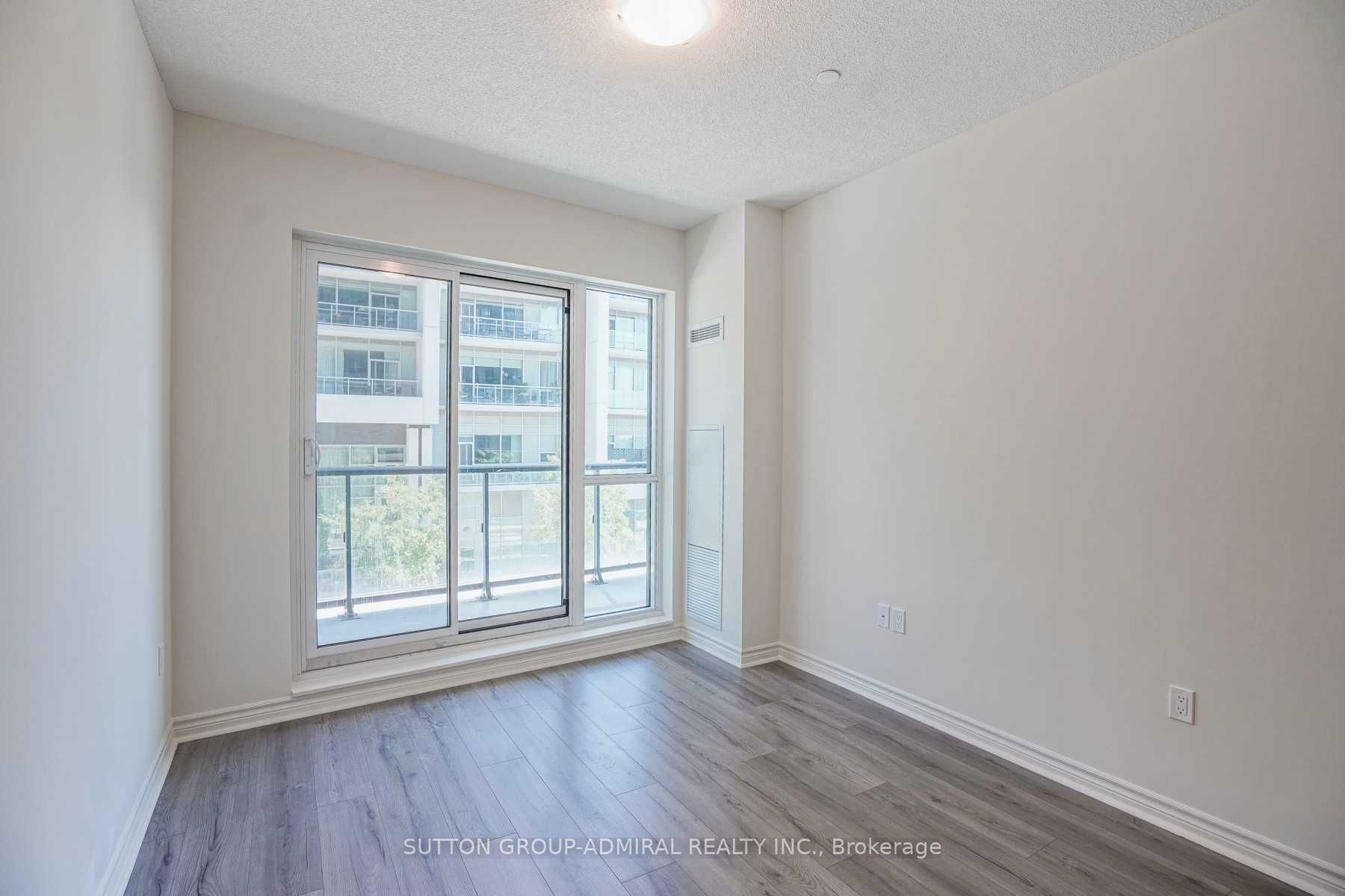 39 Annie Craig Drive, #Th4