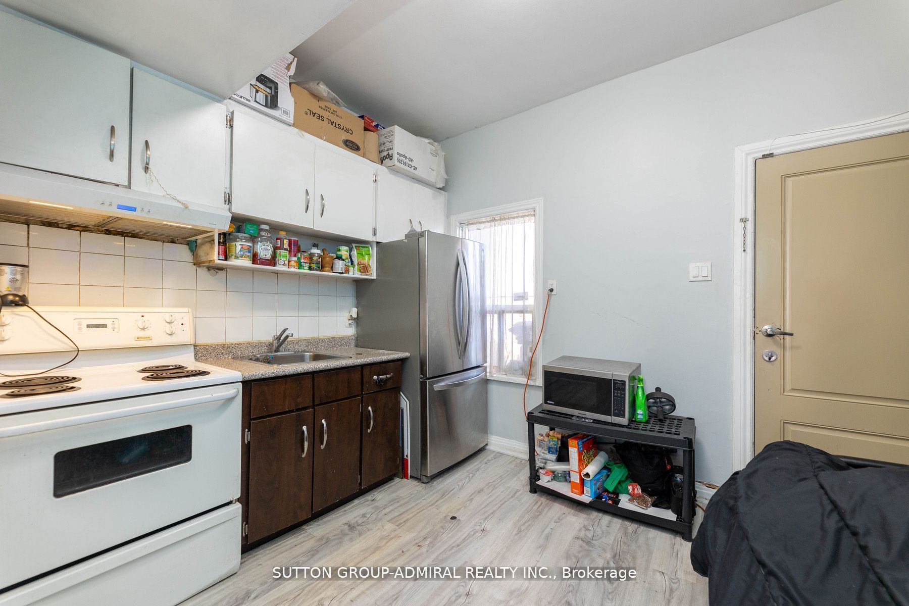 1085 Weston Road
