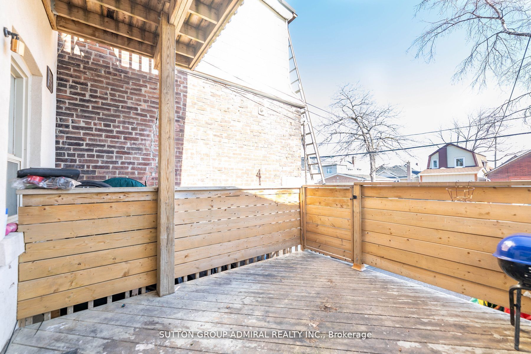 1085 Weston Road