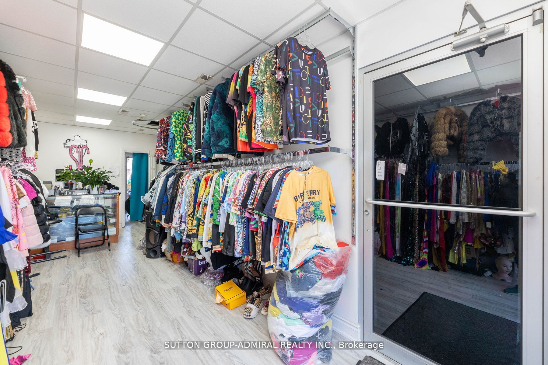 1085 Weston Road