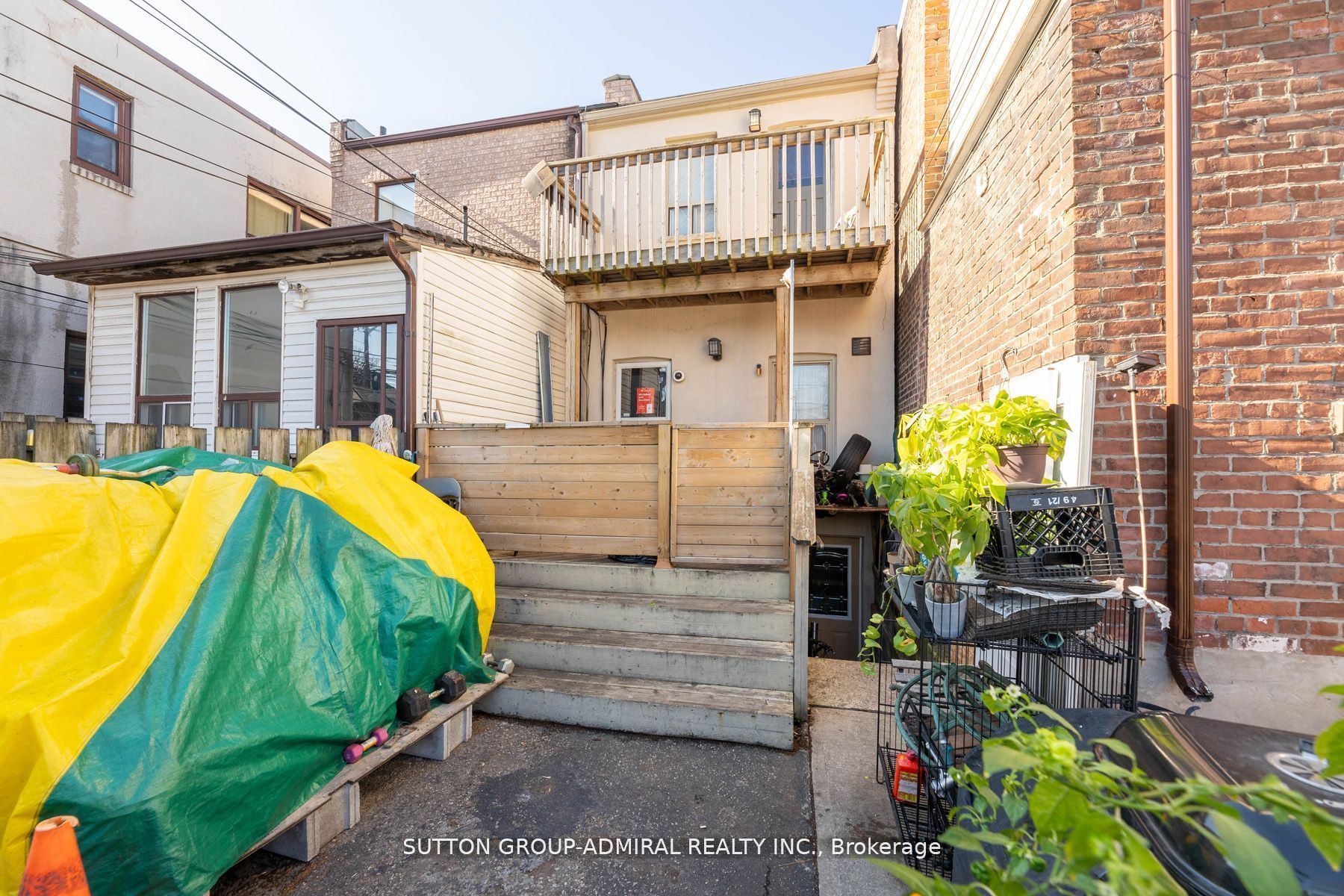 1085 Weston Road