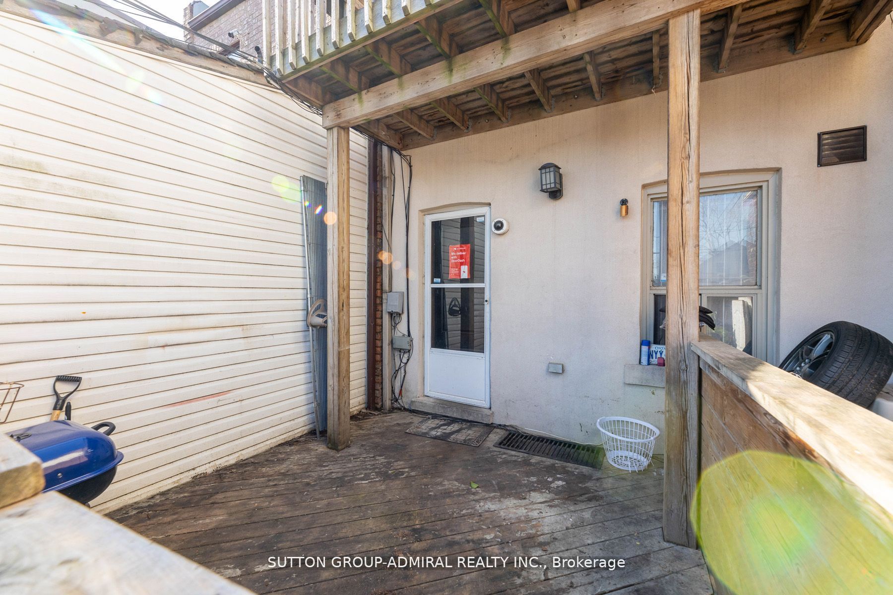1085 Weston Road