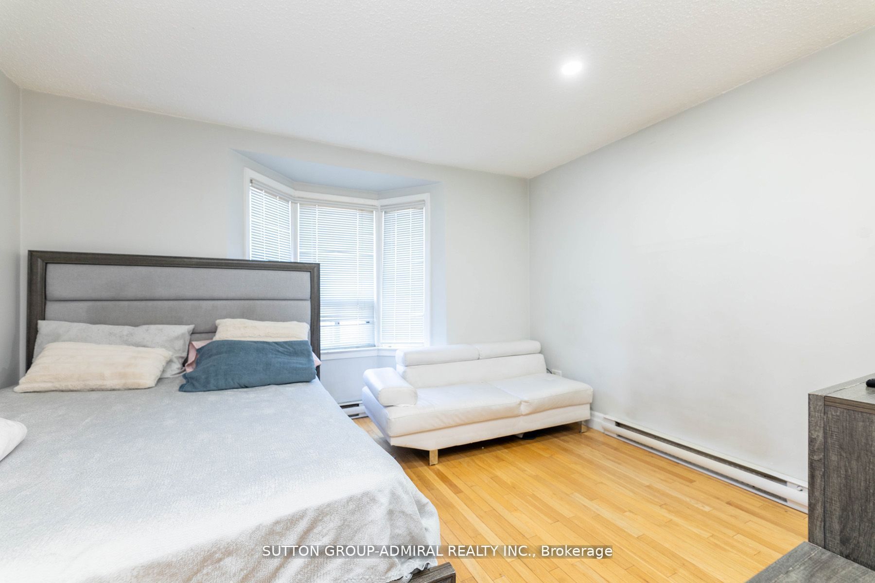 1085 Weston Road