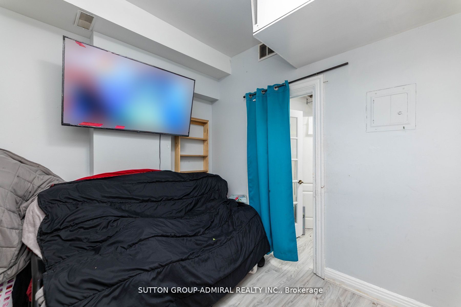 1085 Weston Road