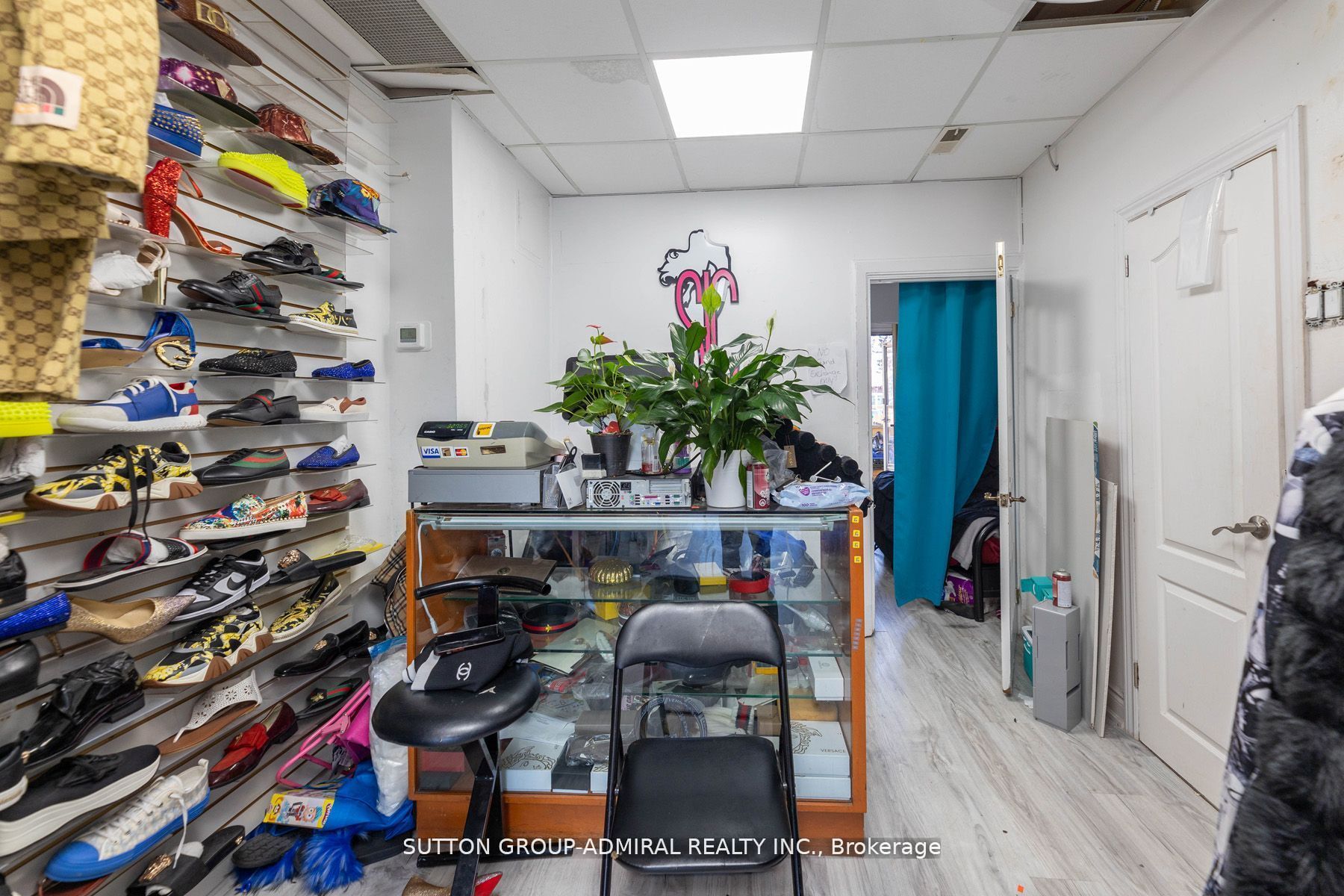 1085 Weston Road