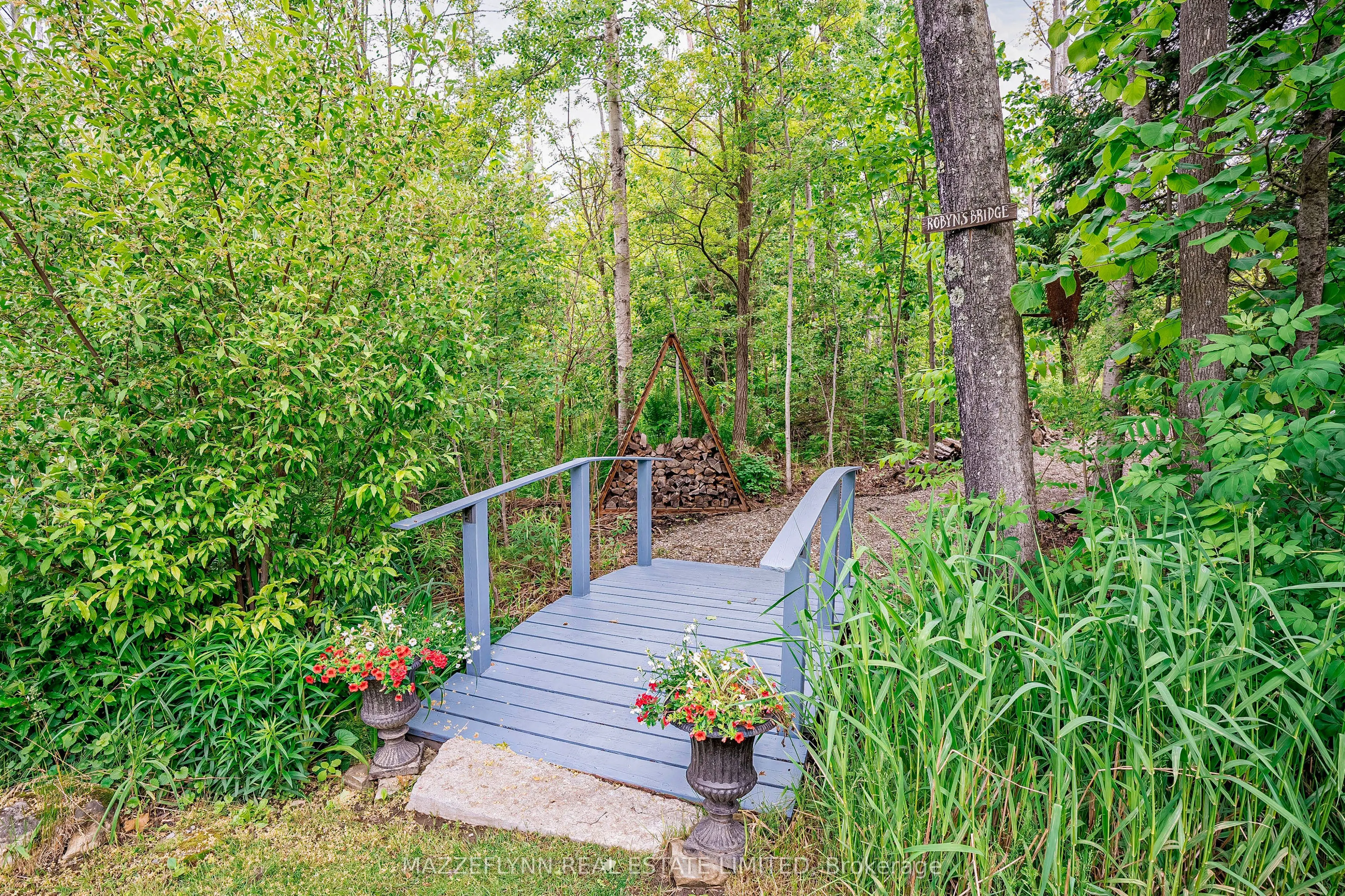 2814 Forks Of The Credit Road