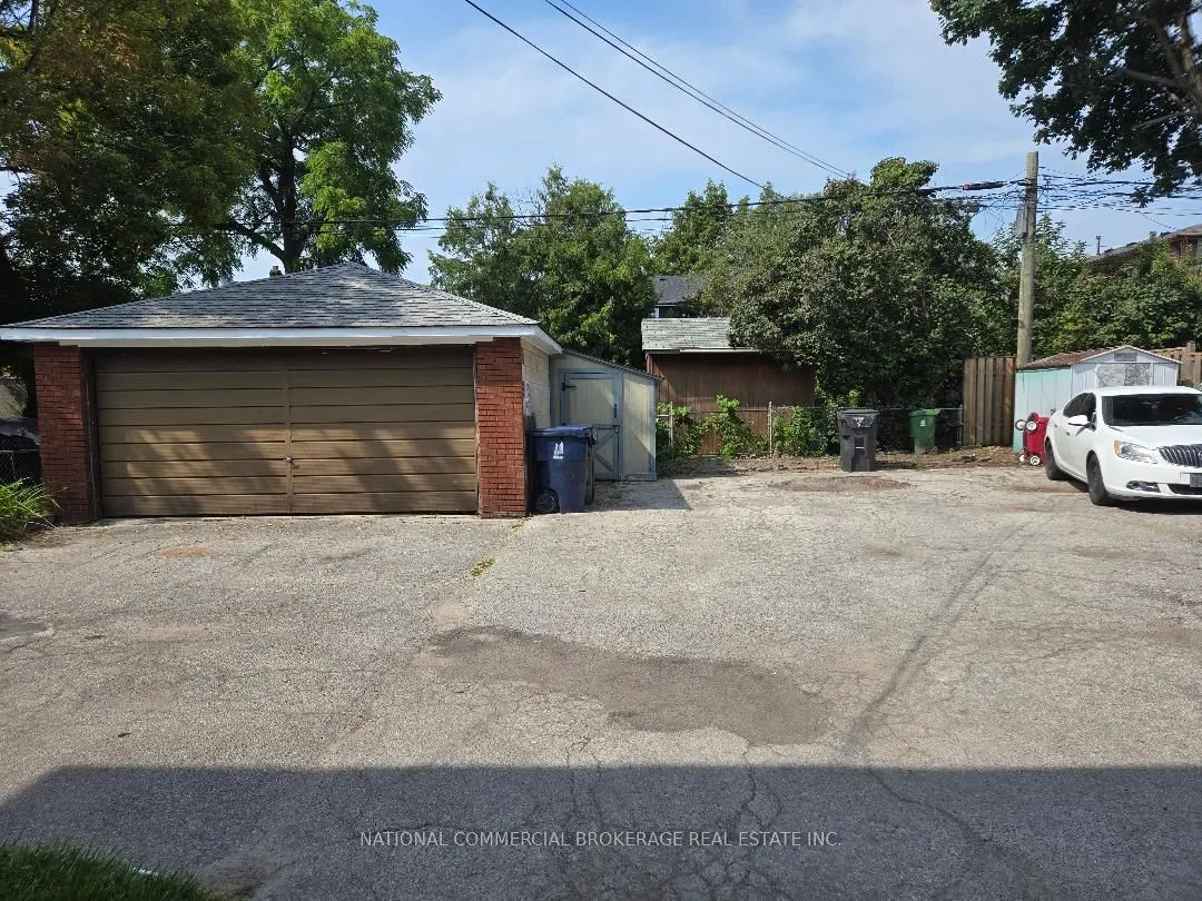 8A Nineteenth Street N