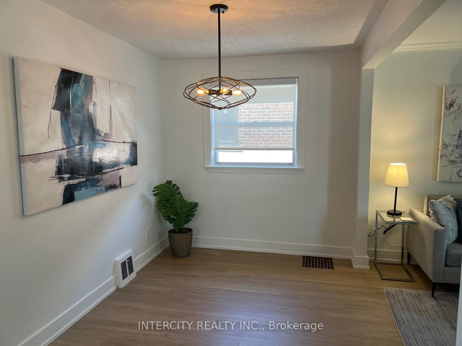 32 Rothsay Avenue