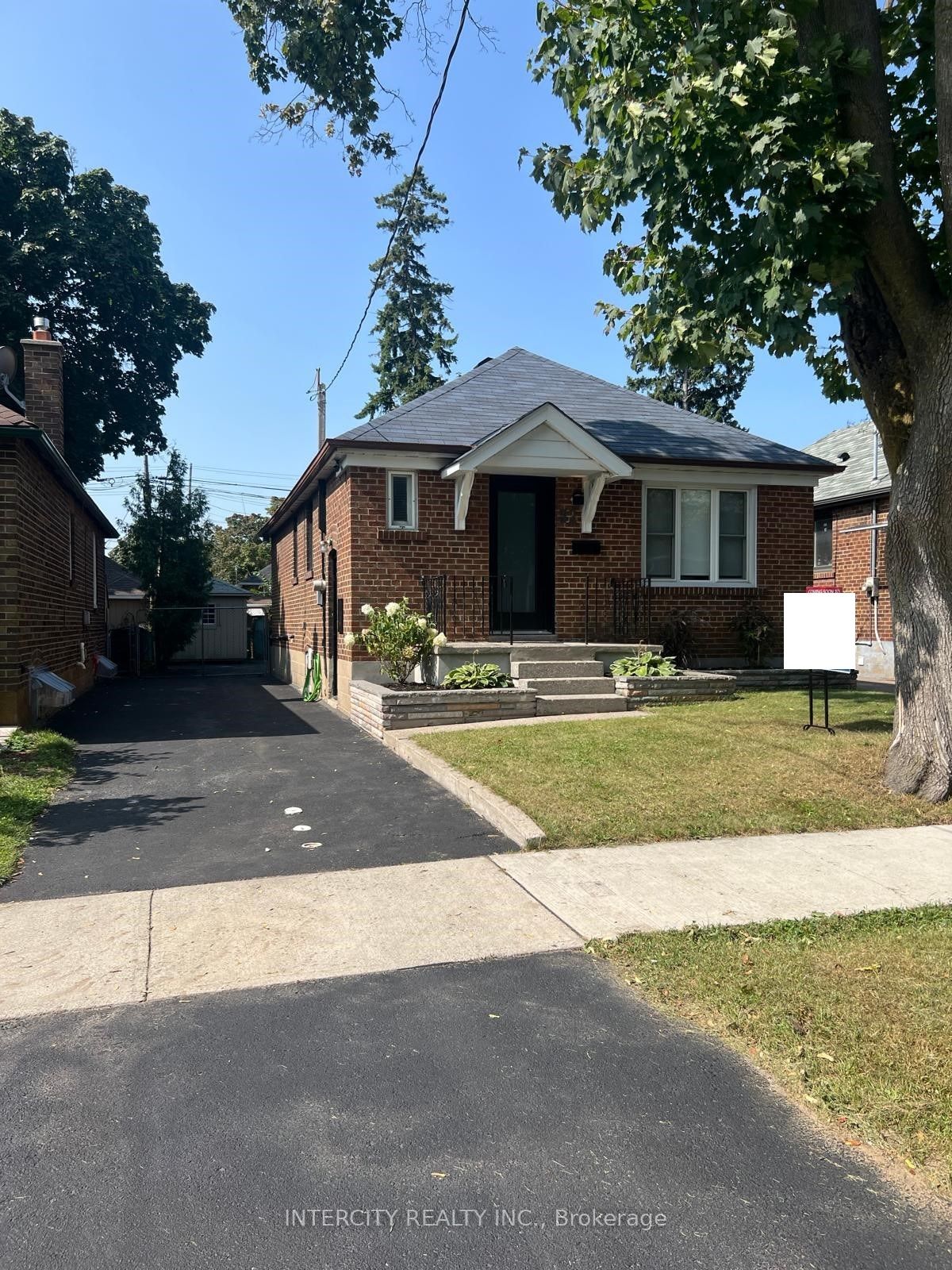 32 Rothsay Avenue