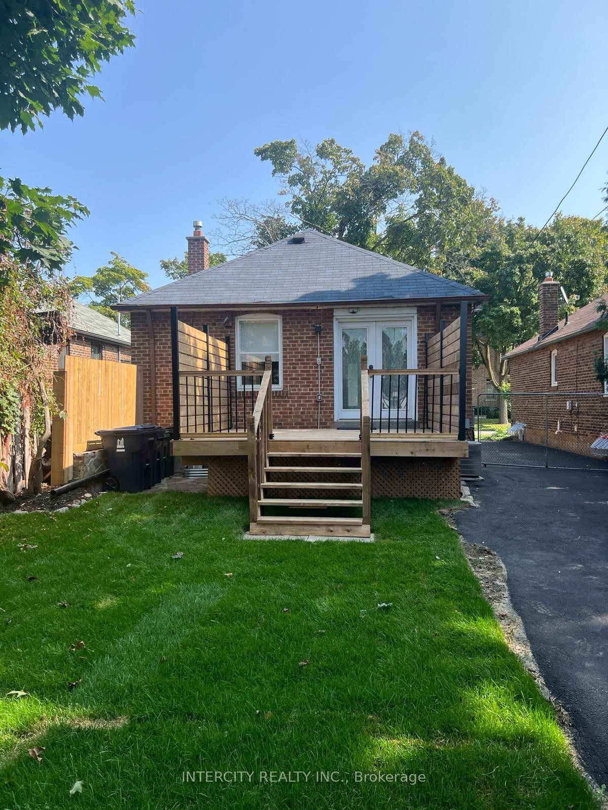 32 Rothsay Avenue