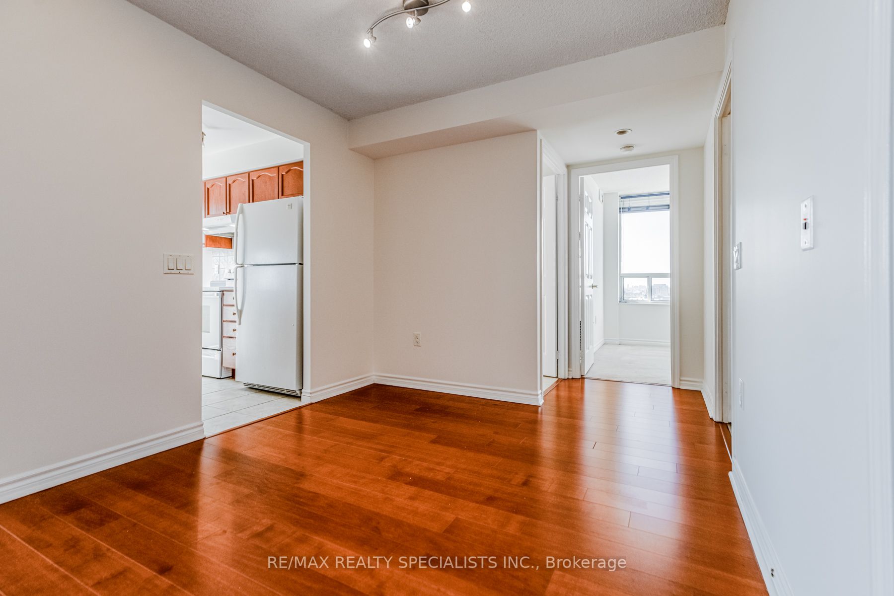 55 Strathaven Drive W #2011