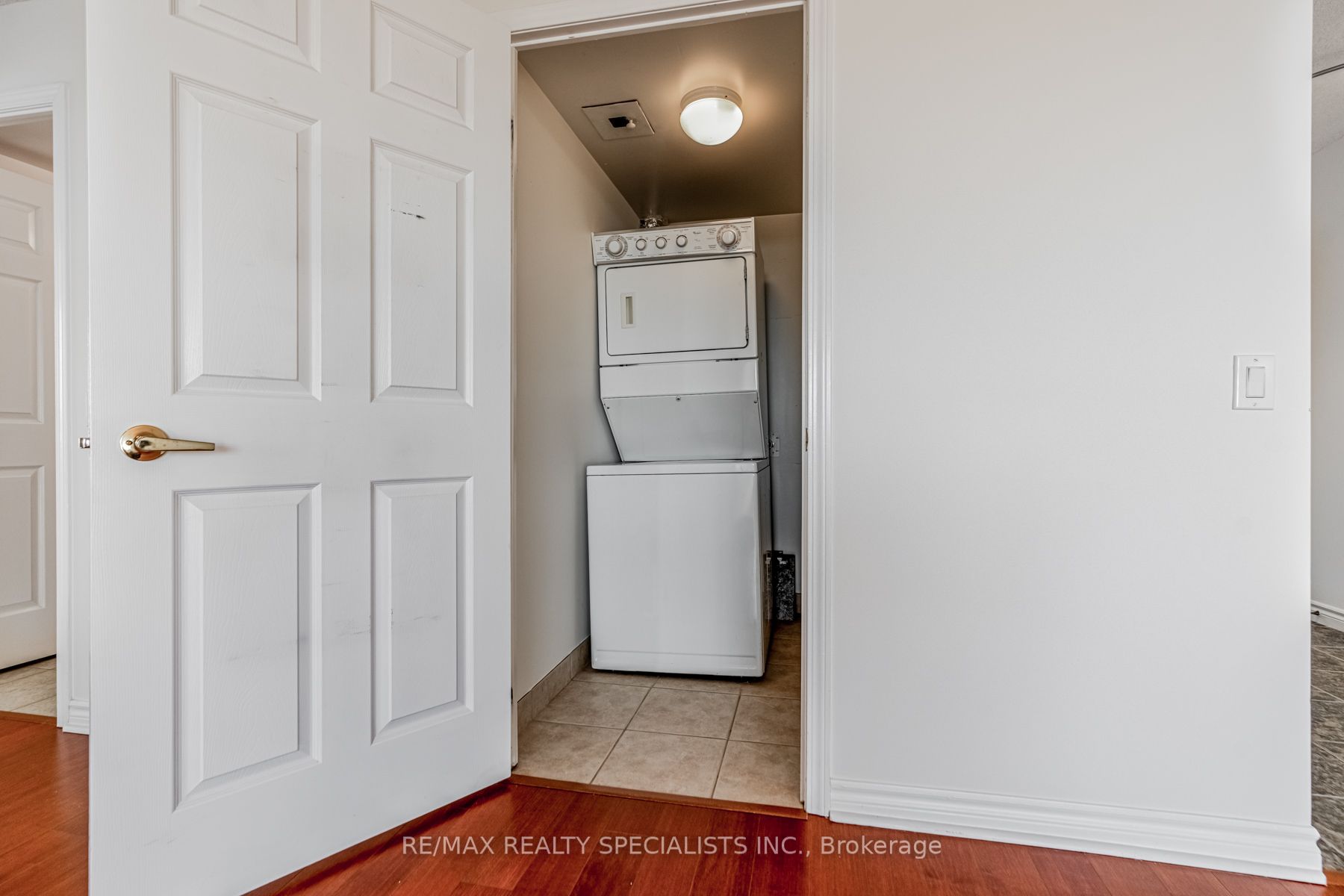 55 Strathaven Drive W #2011