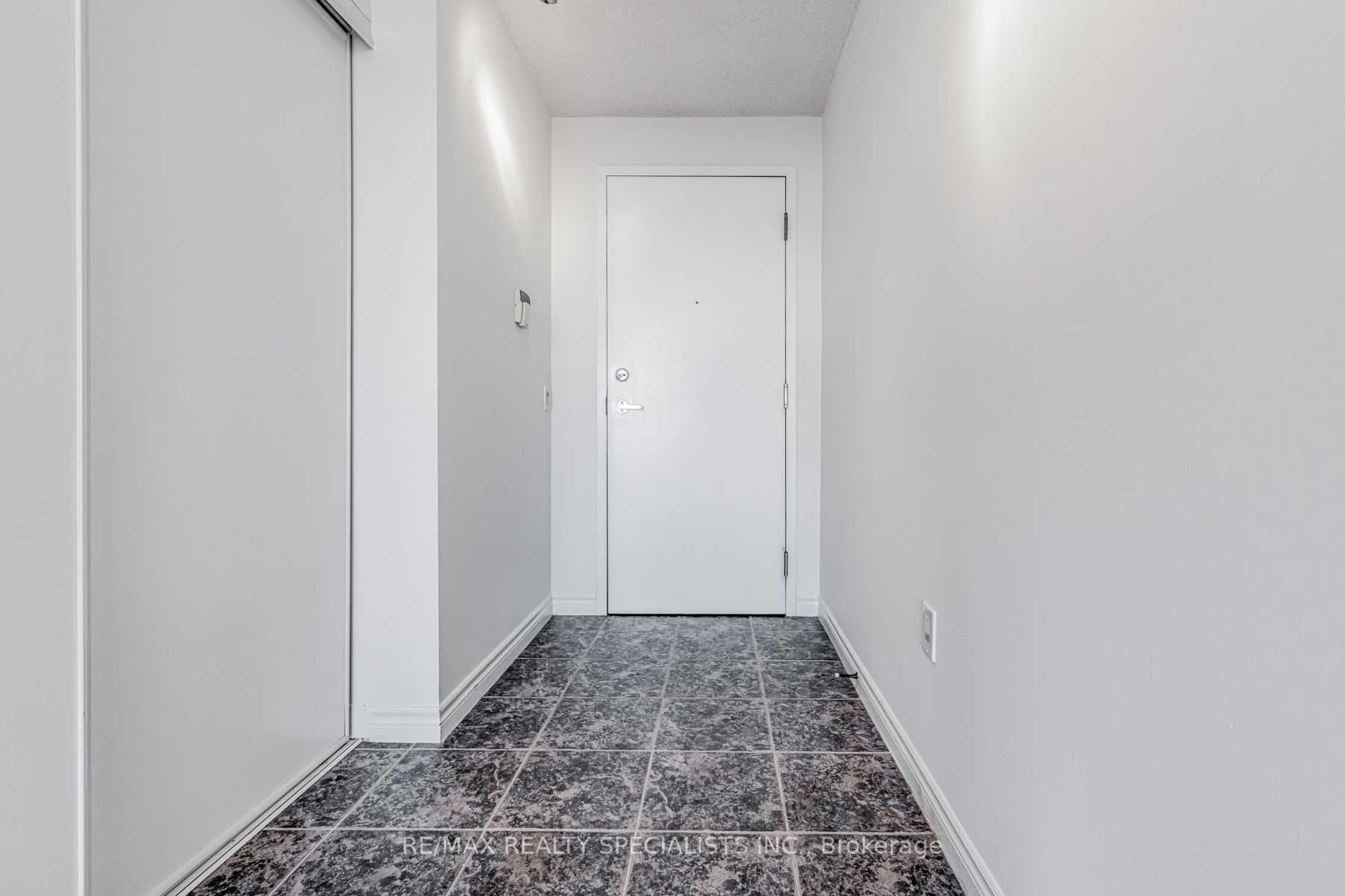 55 Strathaven Drive W #2011