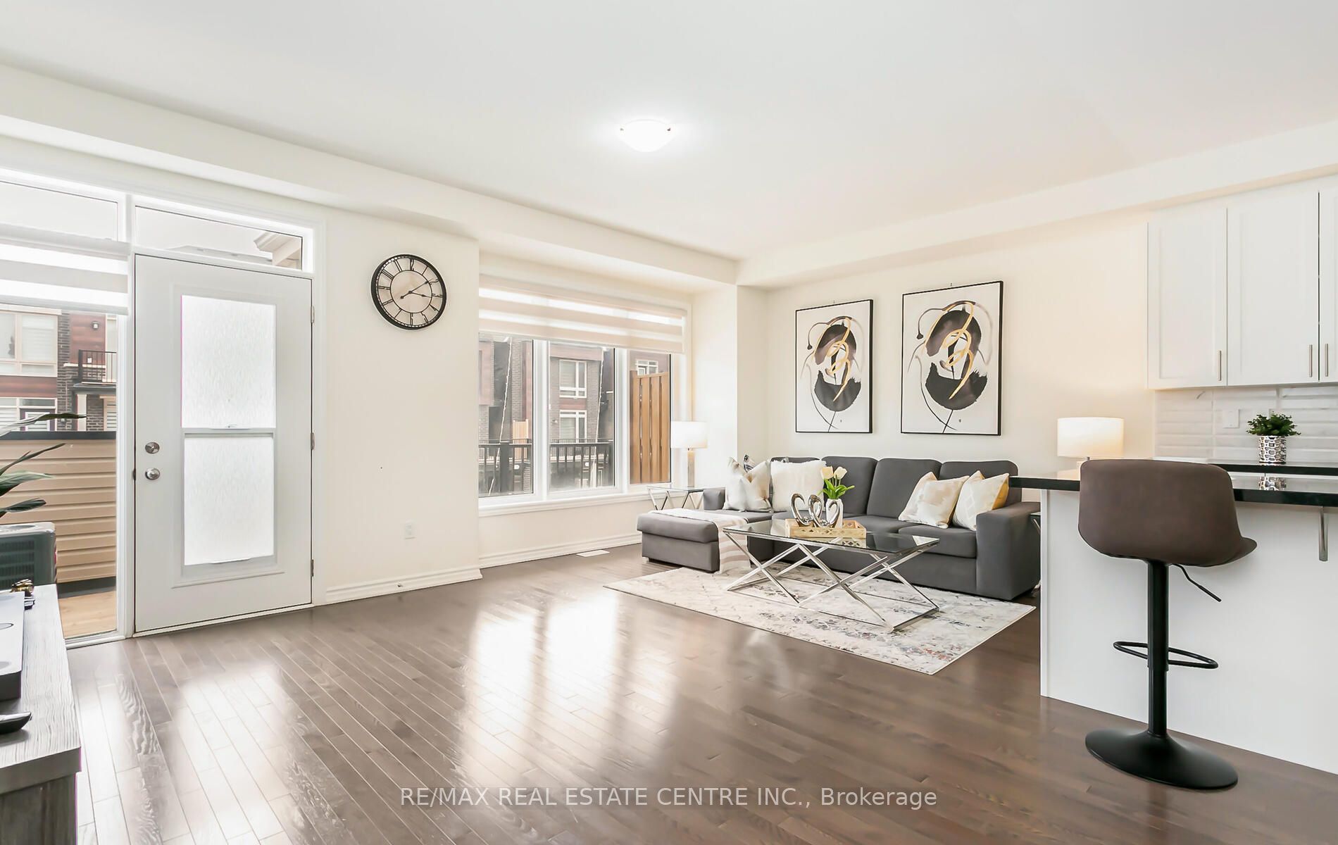 14 Arrowview Drive