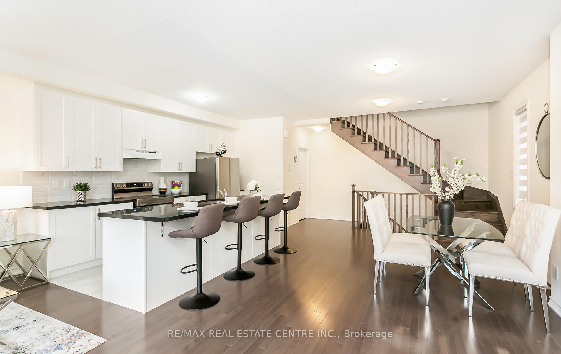 14 Arrowview Drive