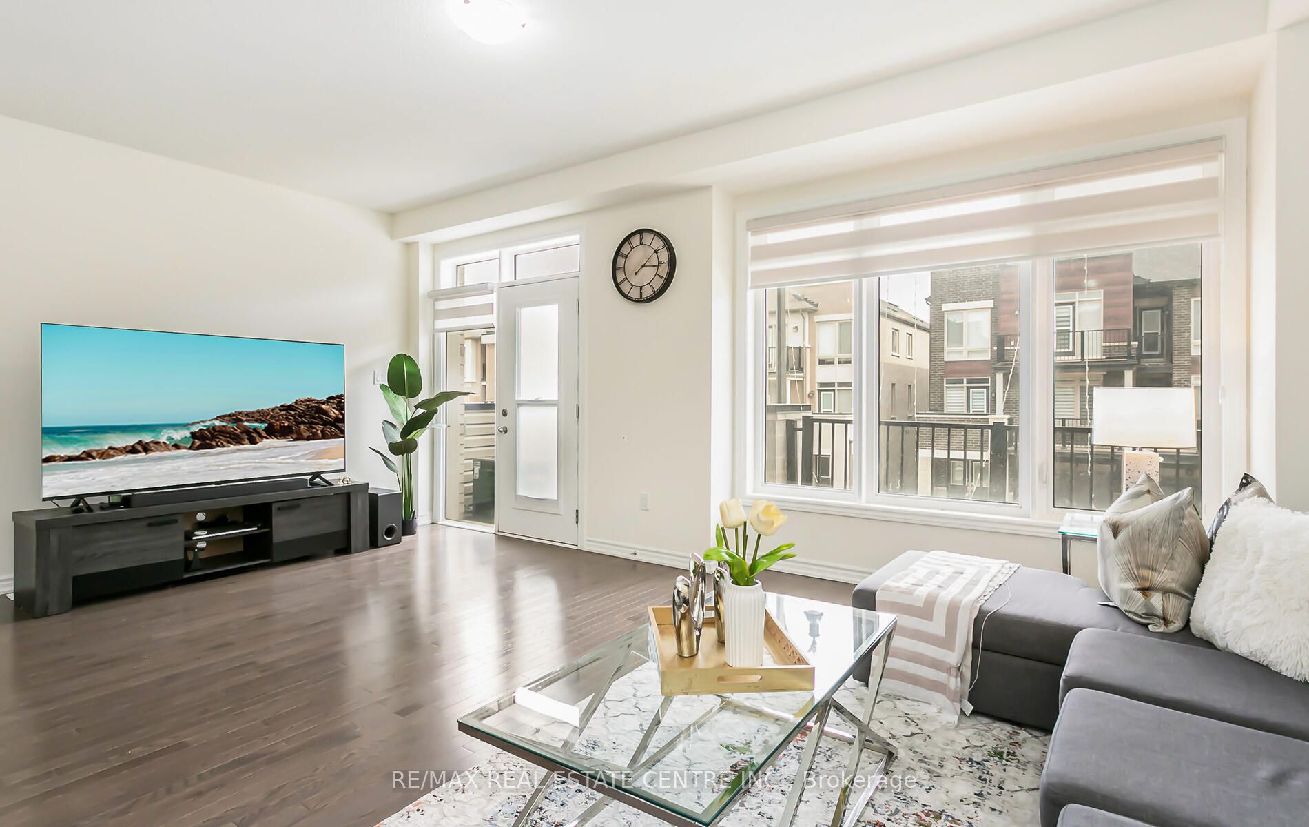 14 Arrowview Drive
