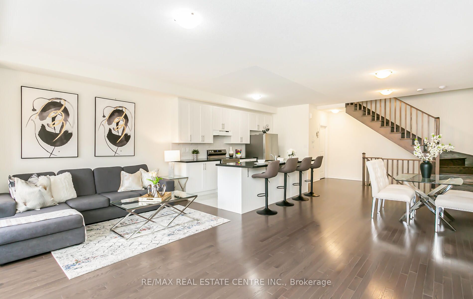 14 Arrowview Drive