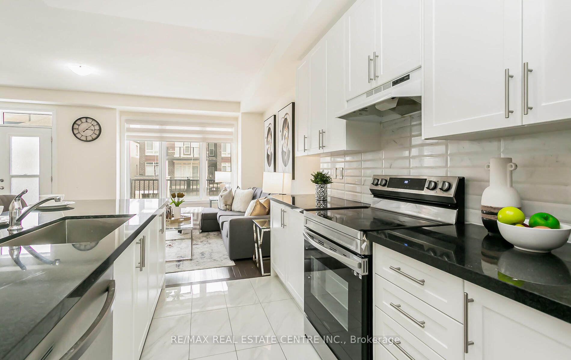 14 Arrowview Drive