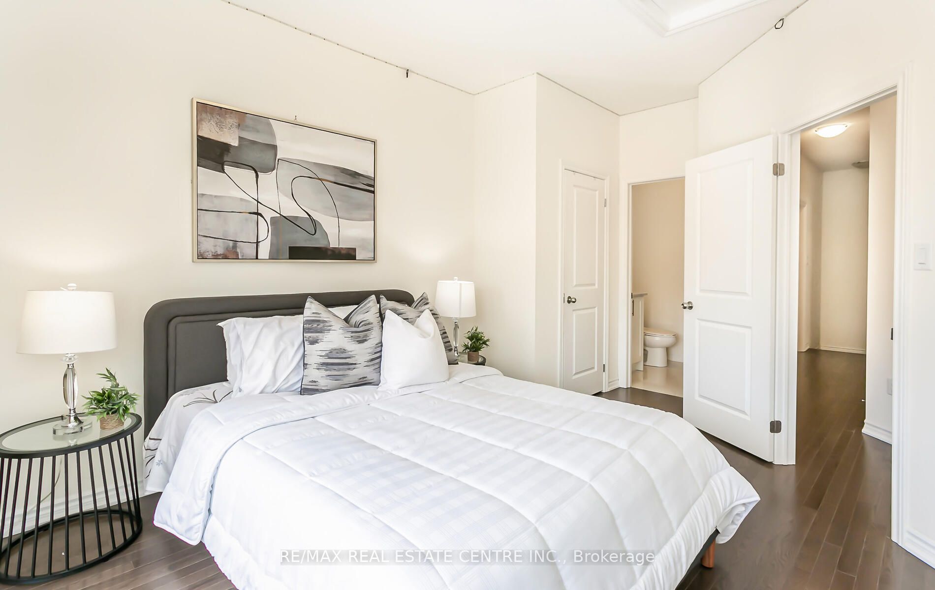 14 Arrowview Drive