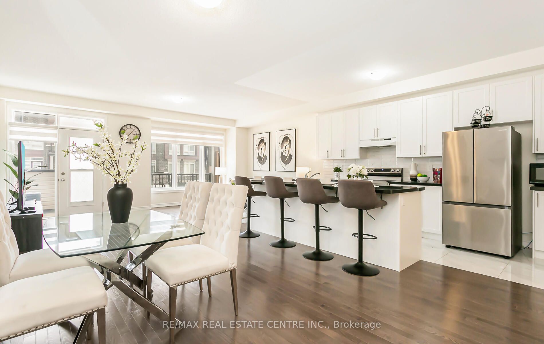 14 Arrowview Drive