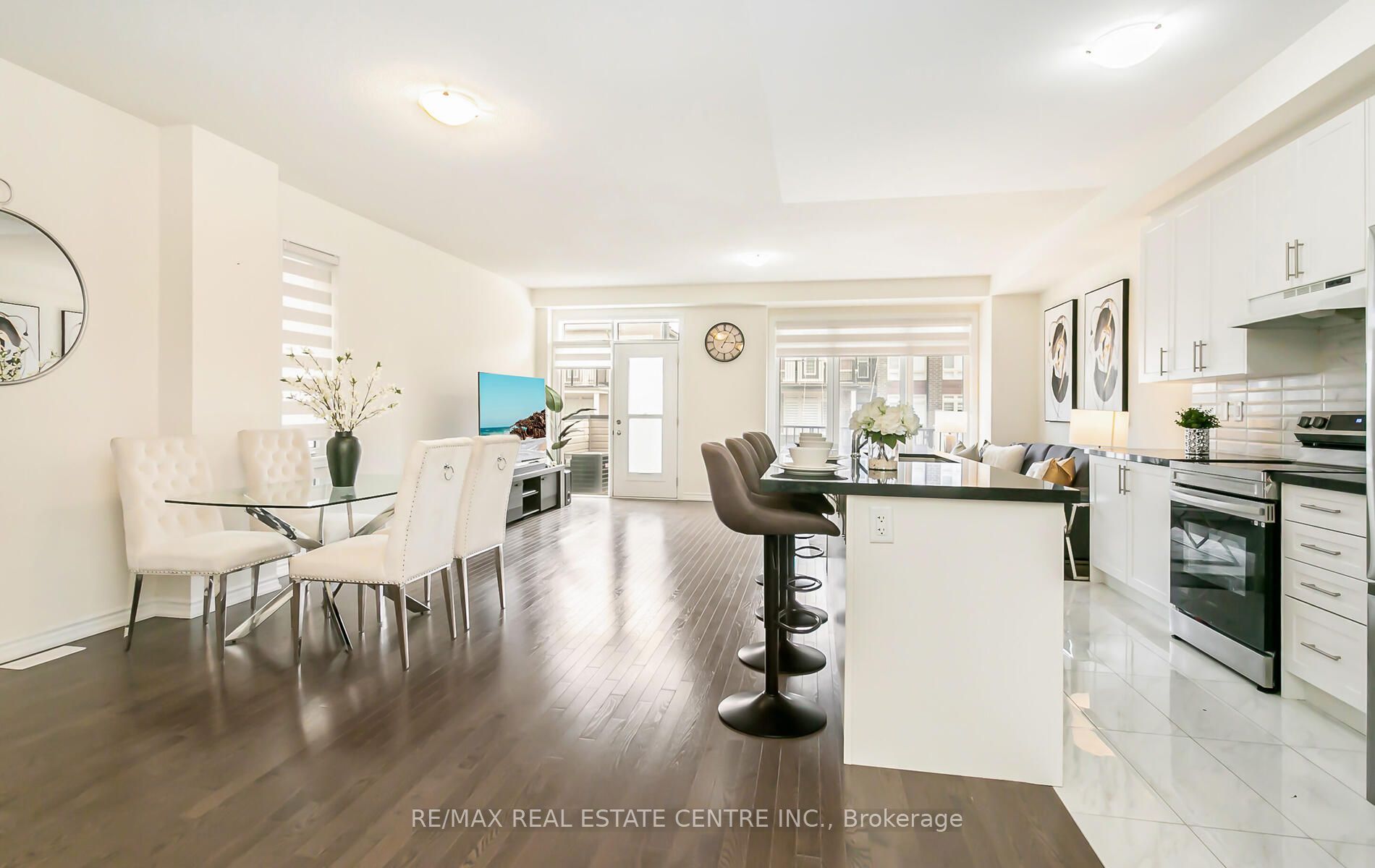 14 Arrowview Drive