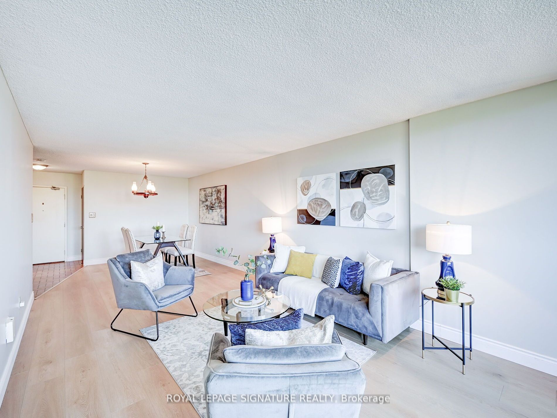 812 Burnhamthorpe Road, #607