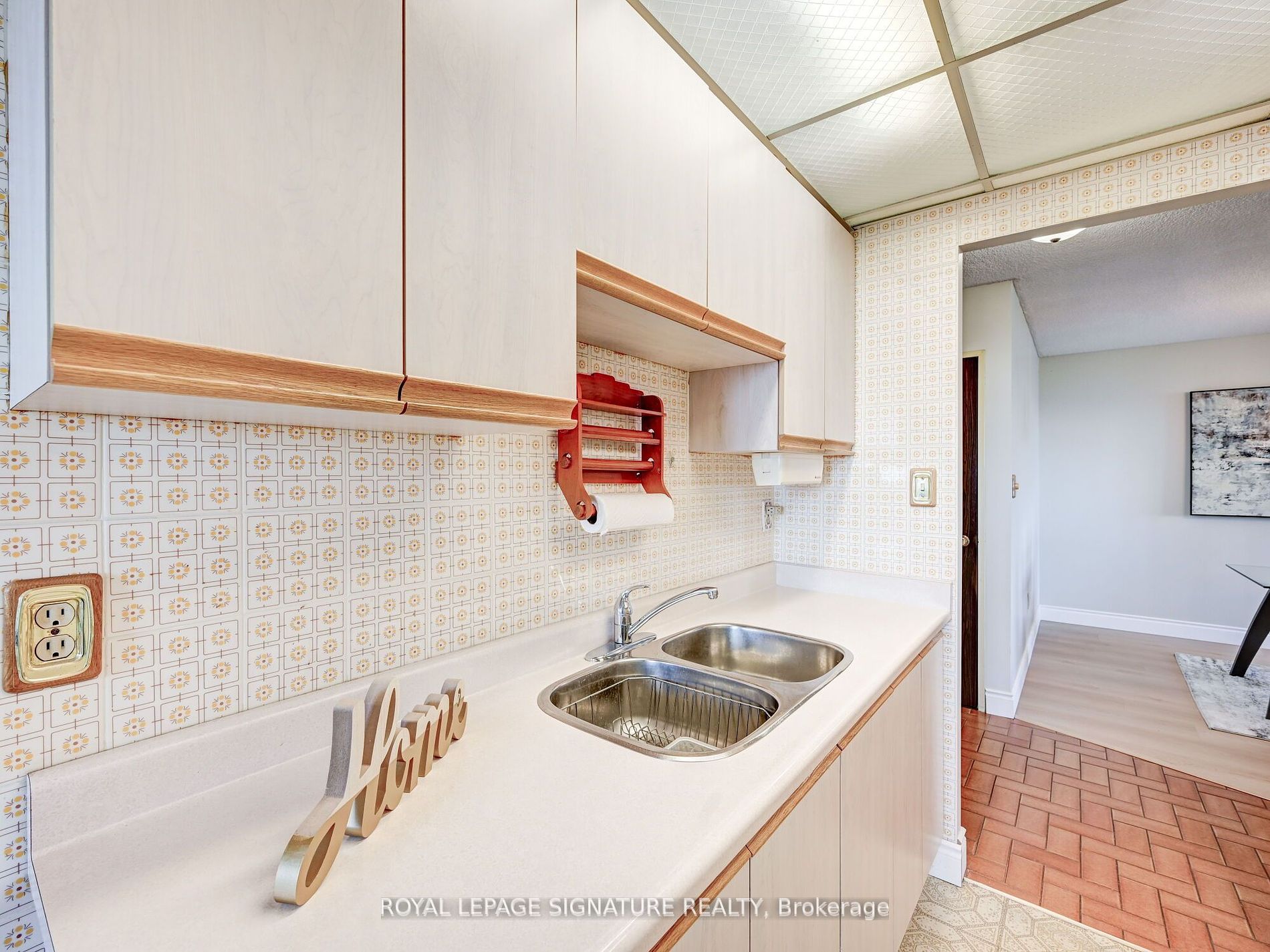 812 Burnhamthorpe Road, #607