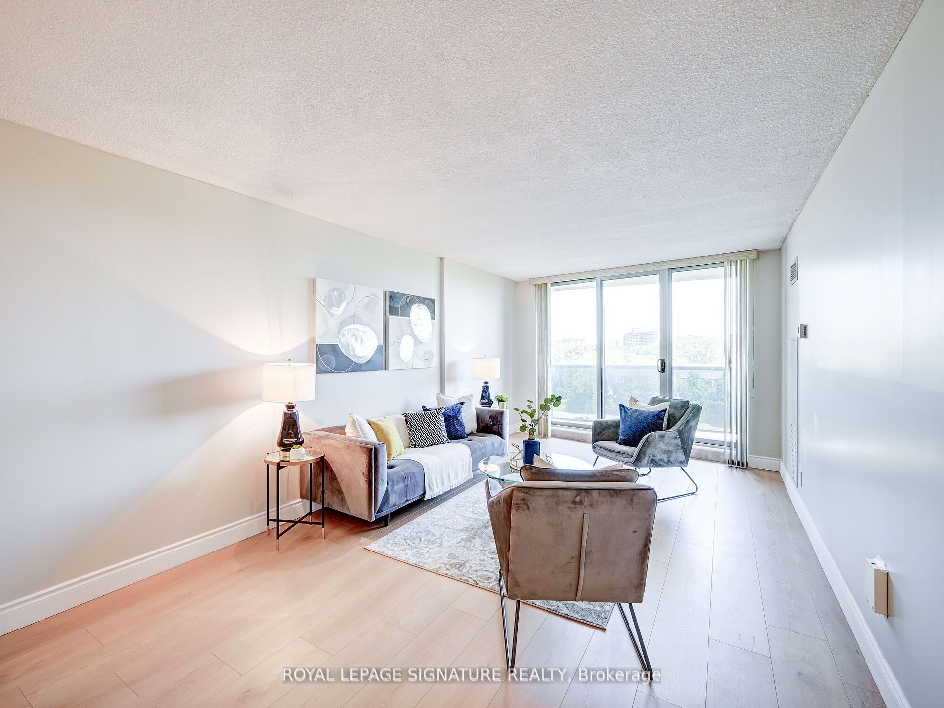 812 Burnhamthorpe Road, #607