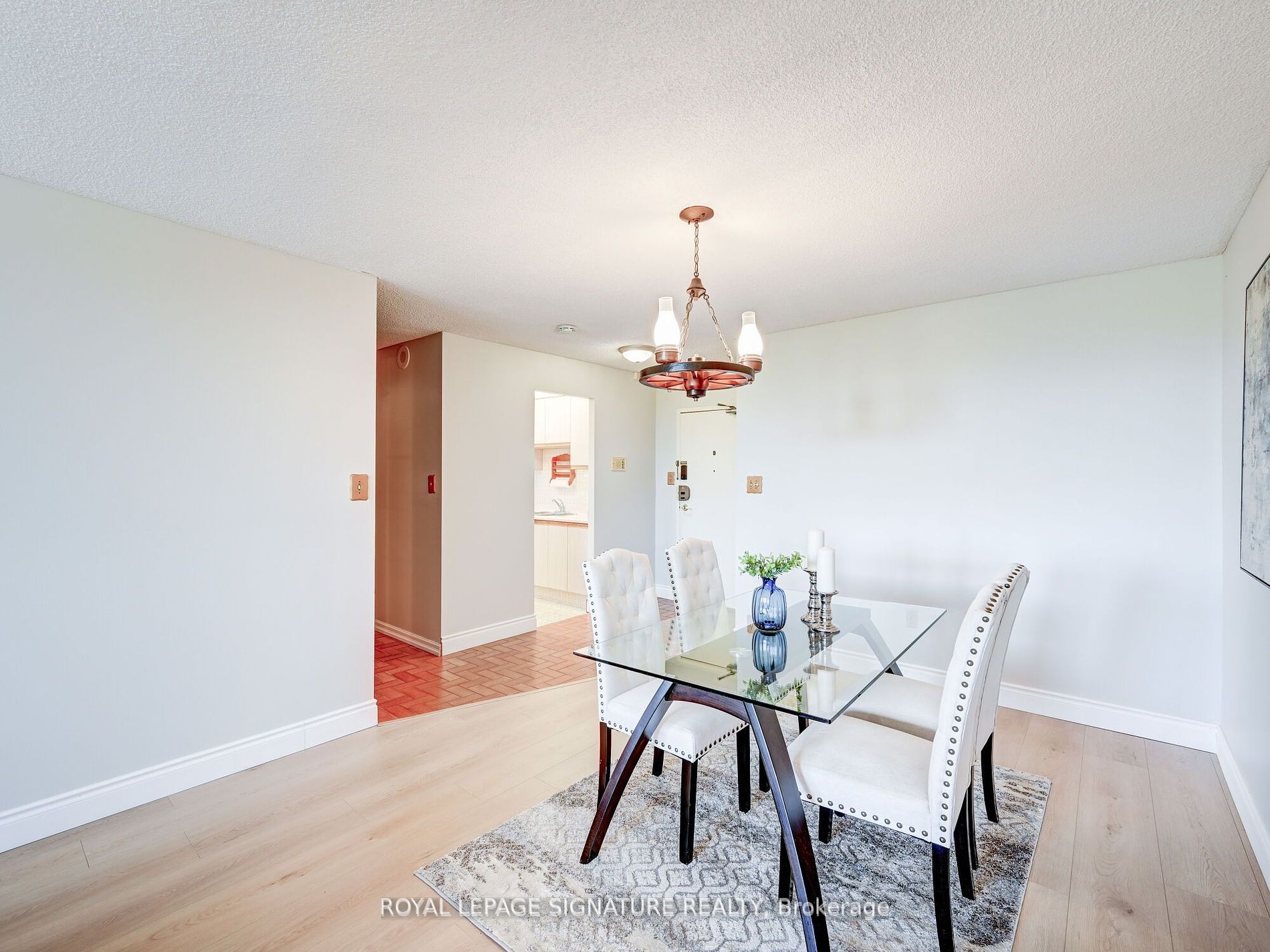 812 Burnhamthorpe Road, #607