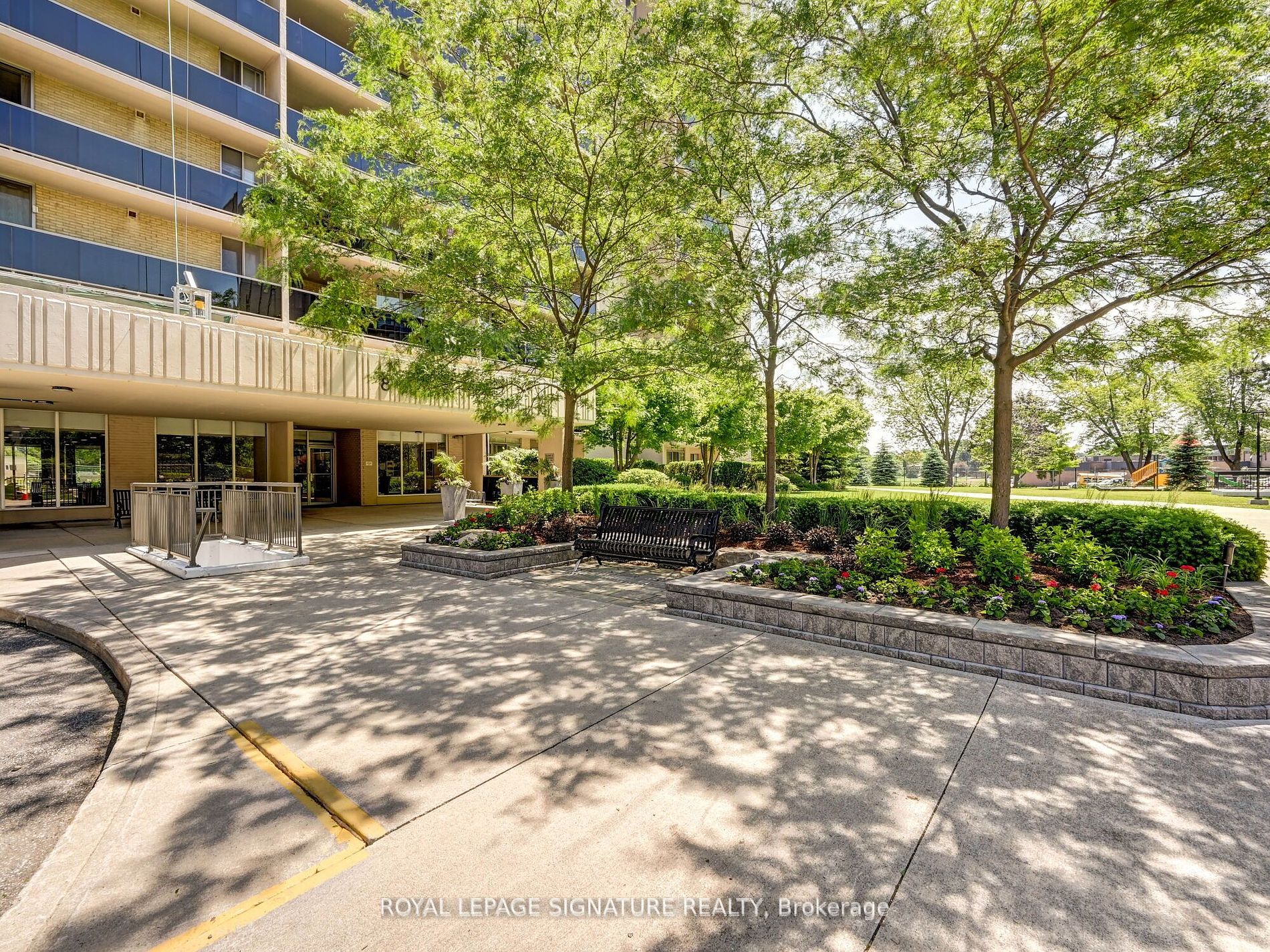 812 Burnhamthorpe Road, #607