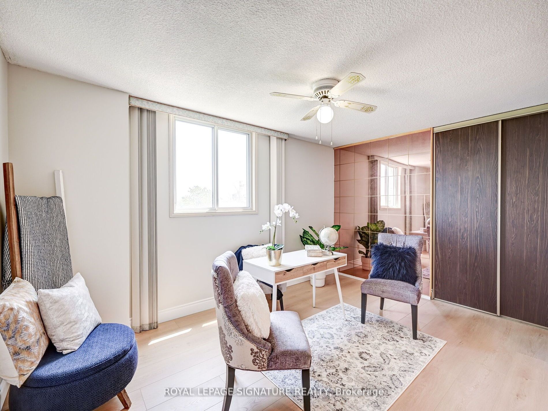 812 Burnhamthorpe Road, #607