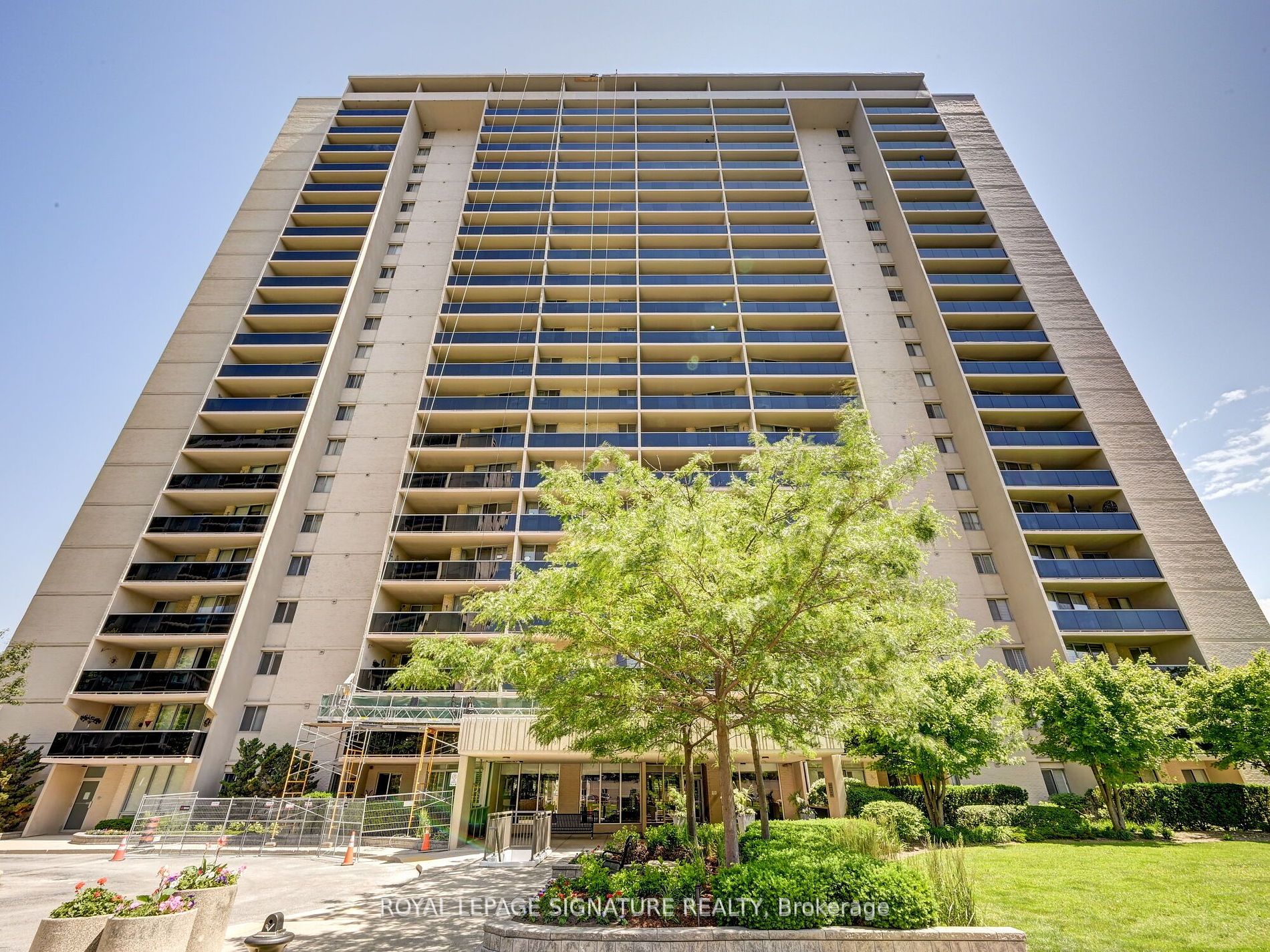 812 Burnhamthorpe Road, #607