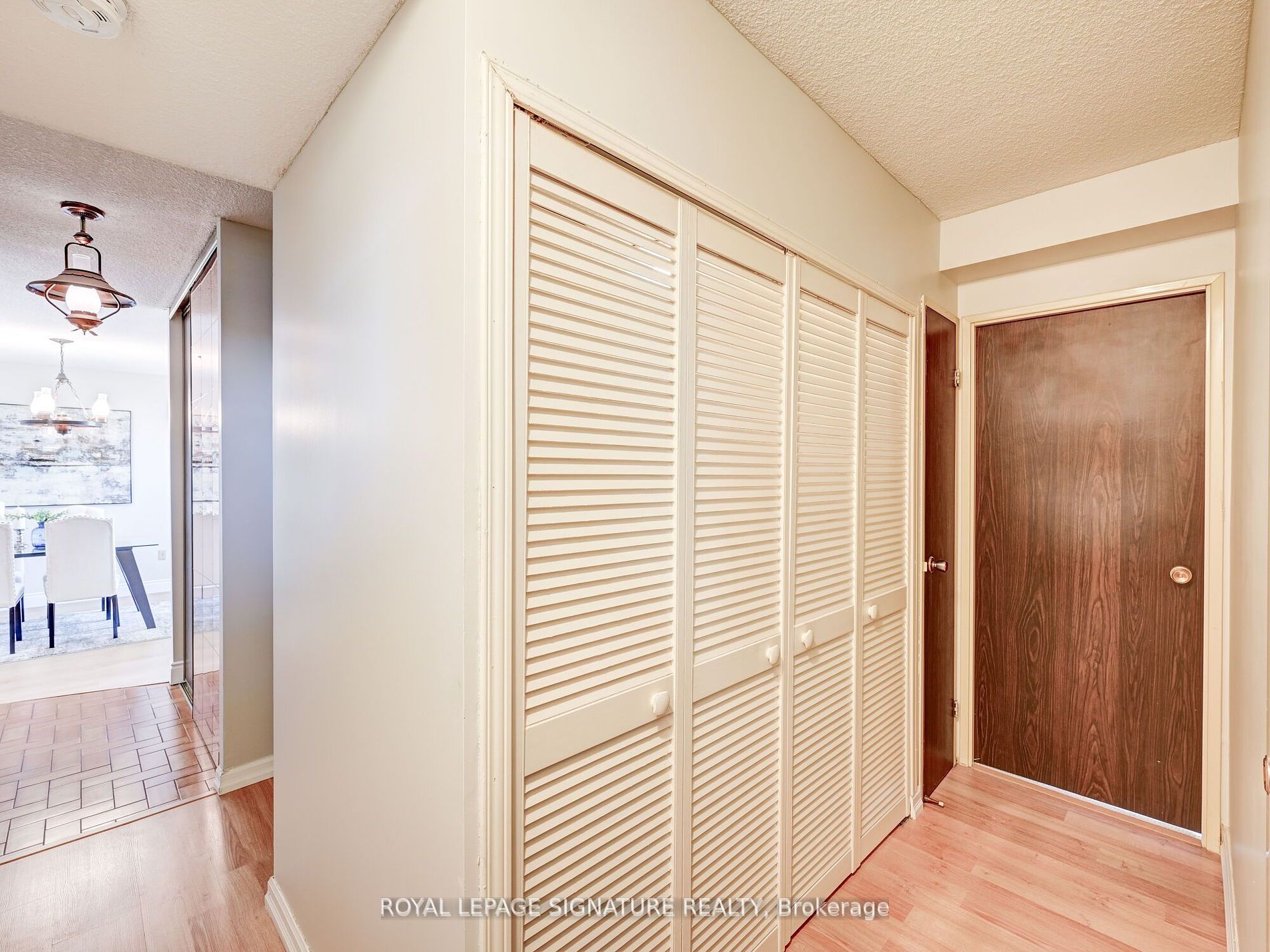812 Burnhamthorpe Road, #607