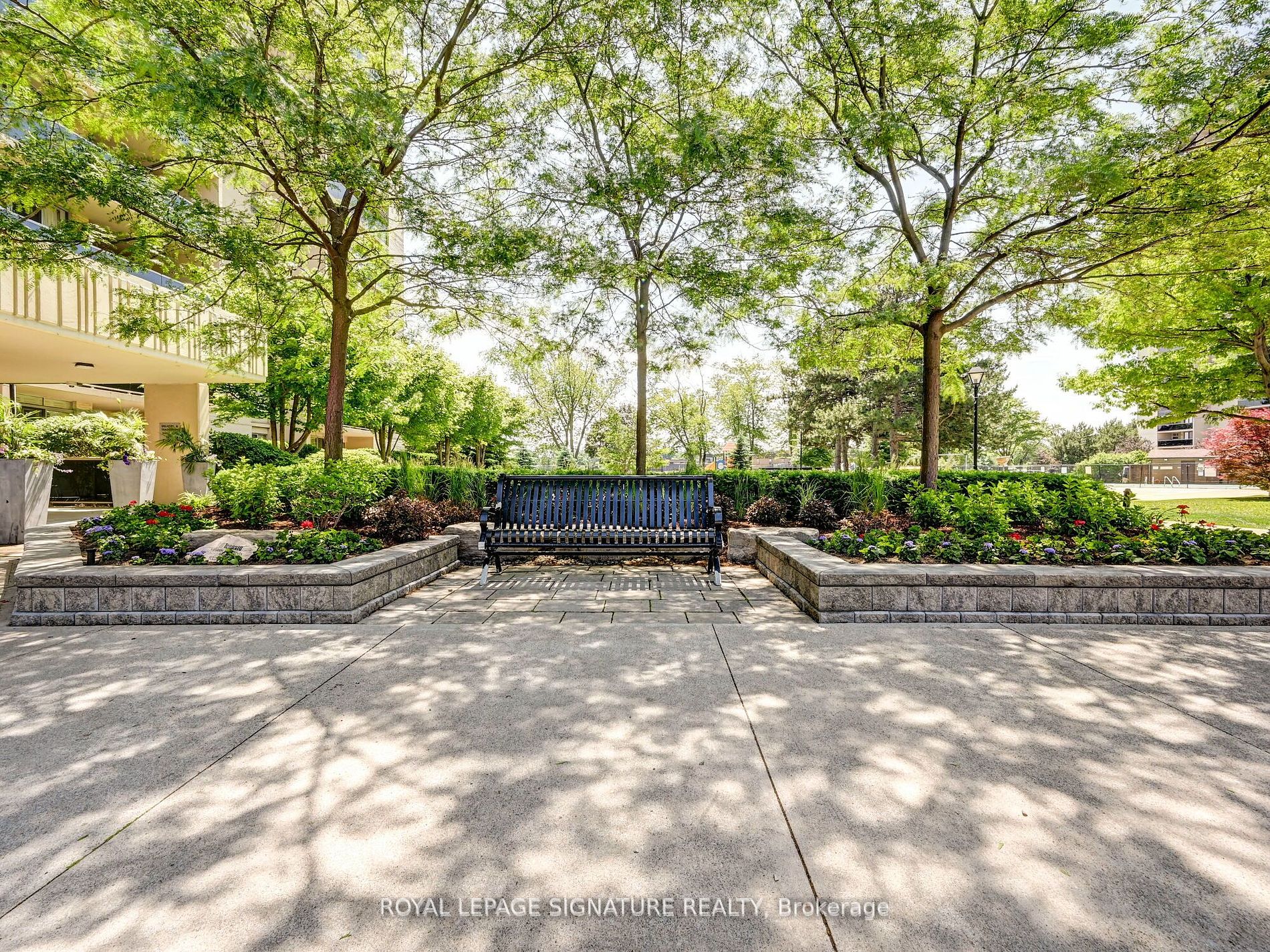 812 Burnhamthorpe Road, #607