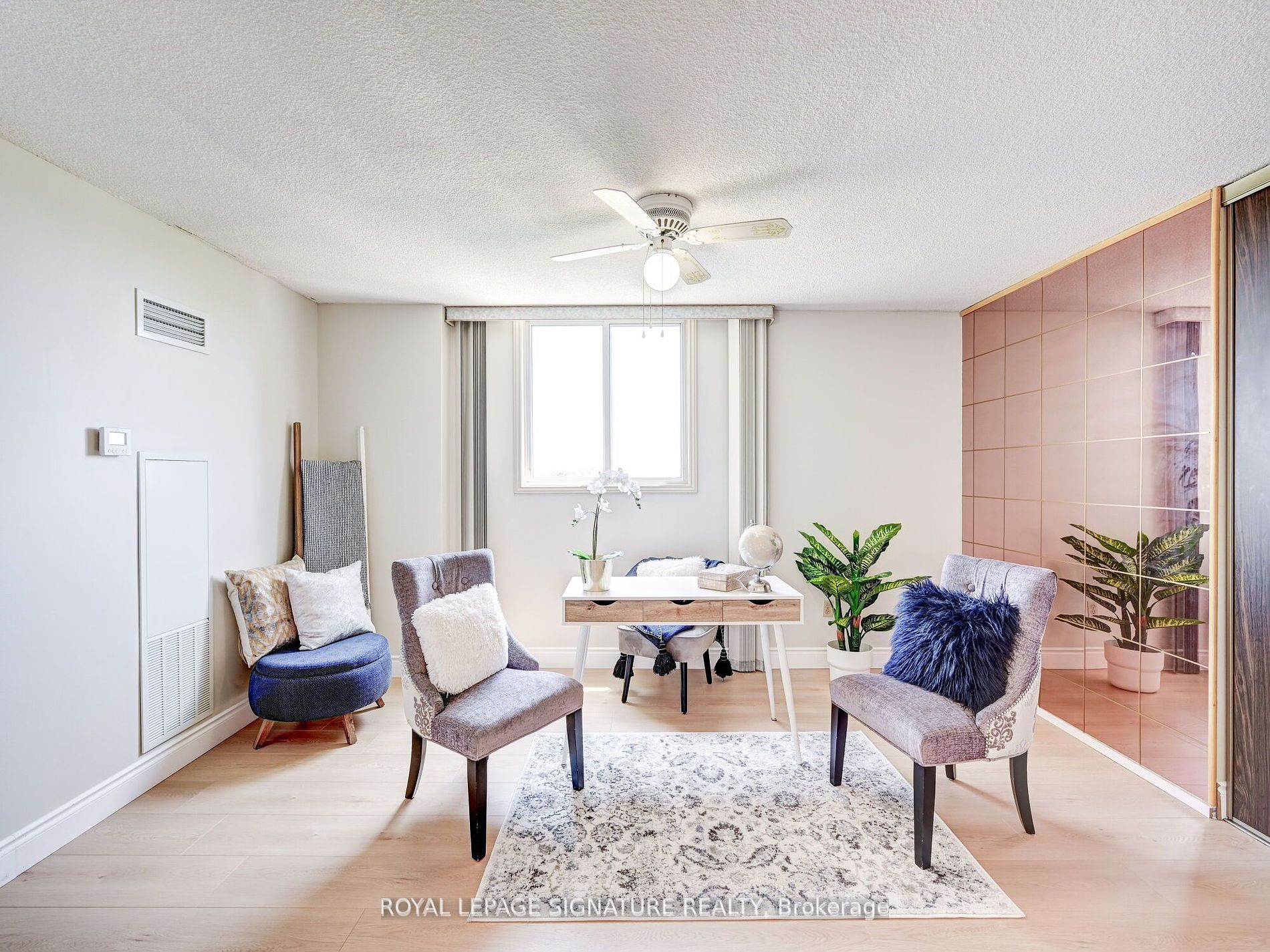 812 Burnhamthorpe Road, #607