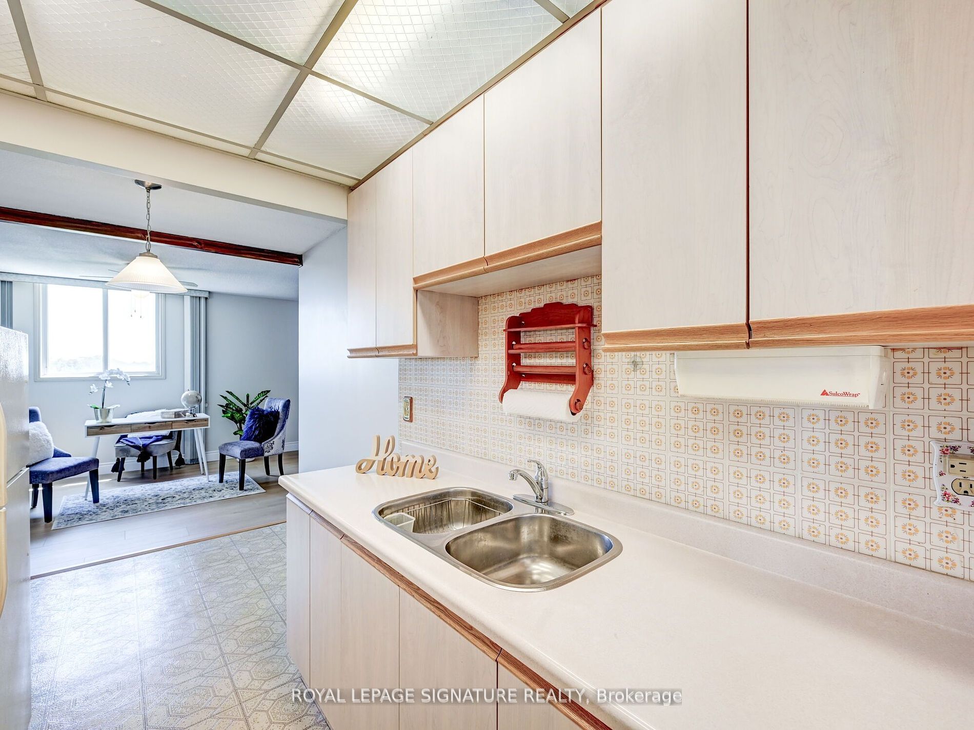 812 Burnhamthorpe Road, #607