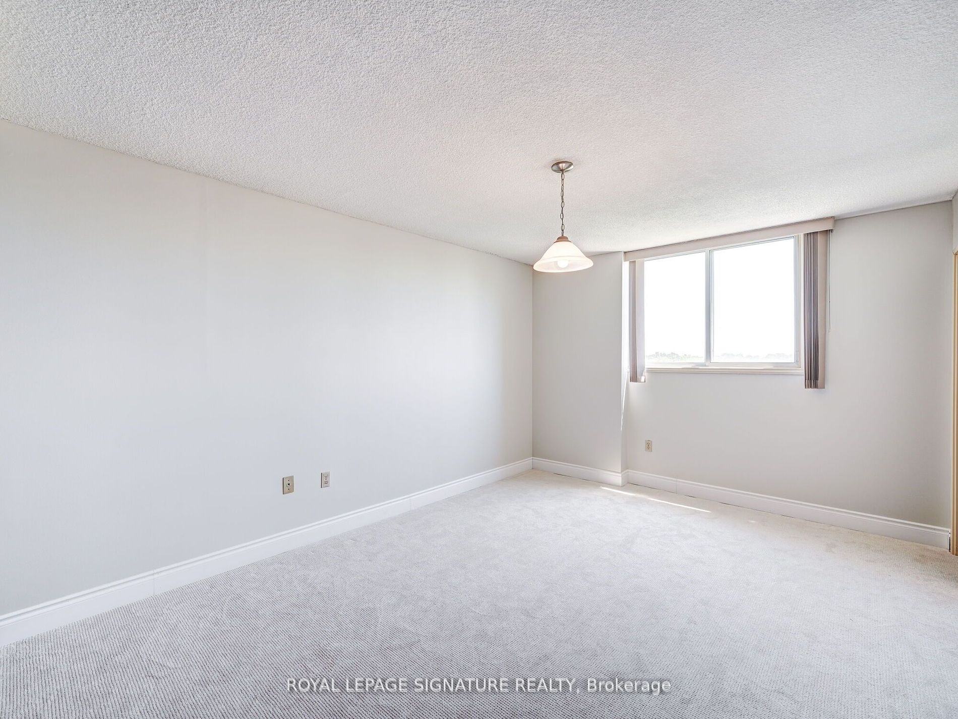 812 Burnhamthorpe Road, #607
