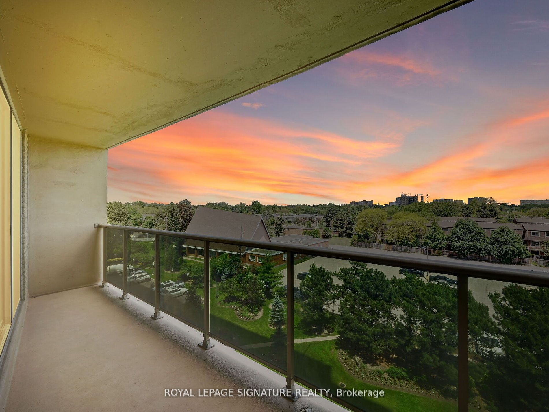 812 Burnhamthorpe Road, #607
