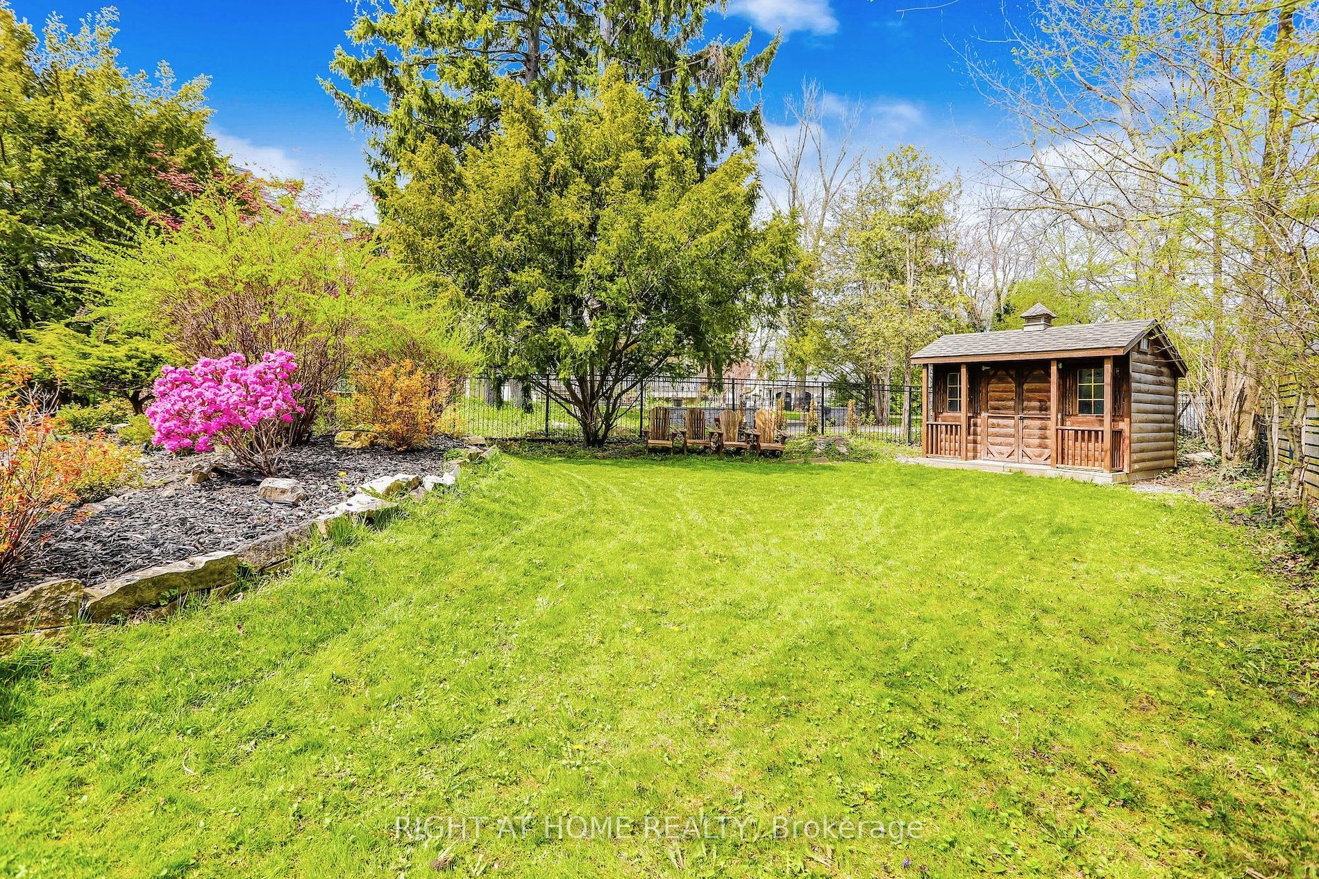 471 Country Club Crescent