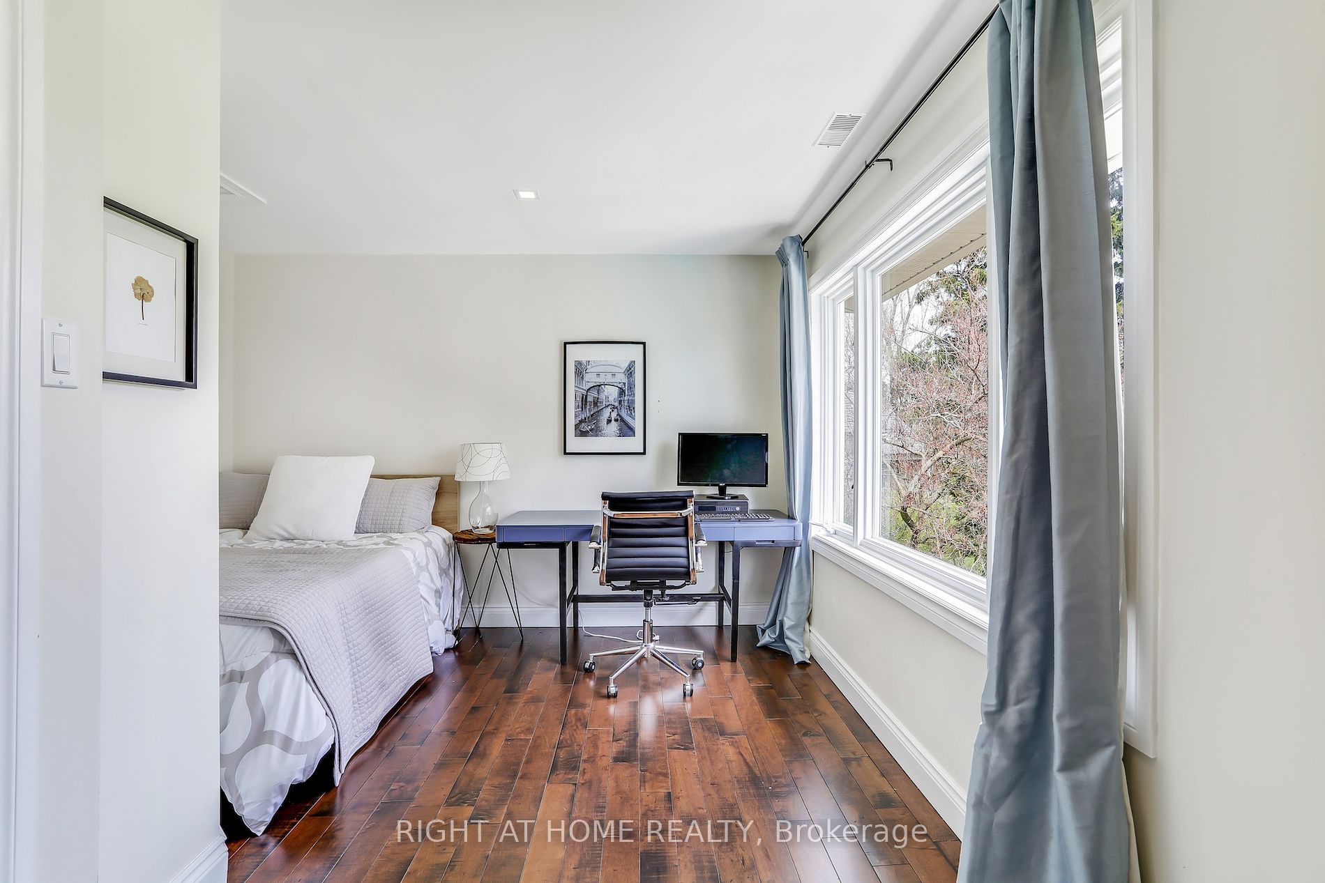 471 Country Club Crescent