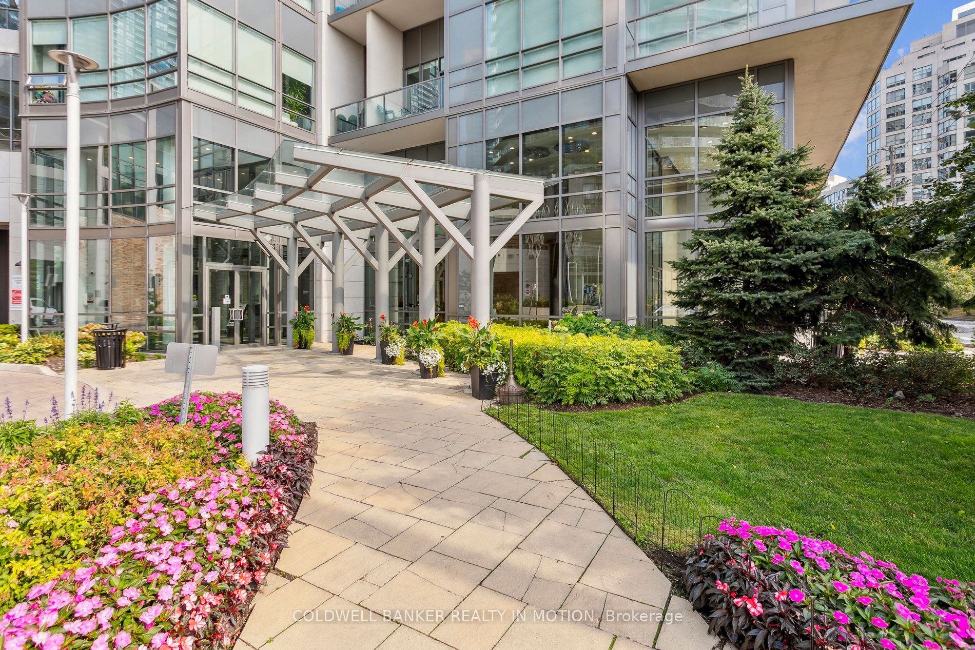 2240 Lakeshore Boulevard W, #1208