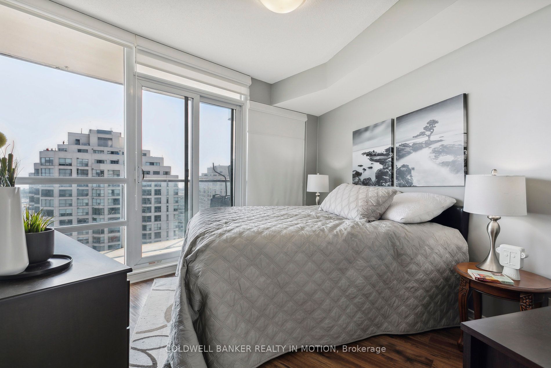 2240 Lakeshore Boulevard W, #1208