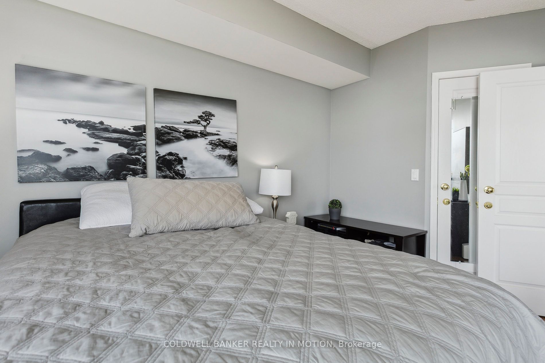 2240 Lakeshore Boulevard W, #1208