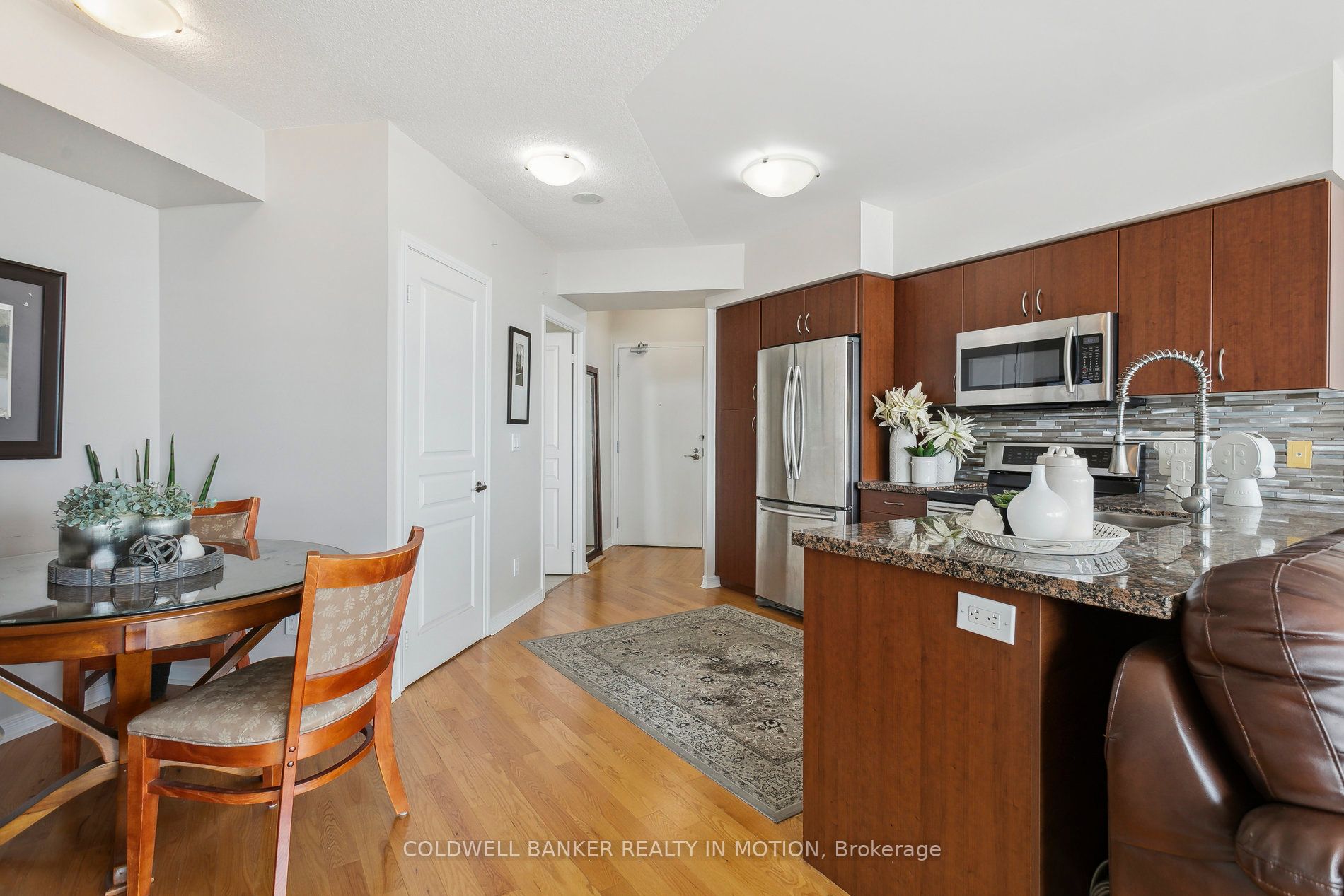 2240 Lakeshore Boulevard W, #1208