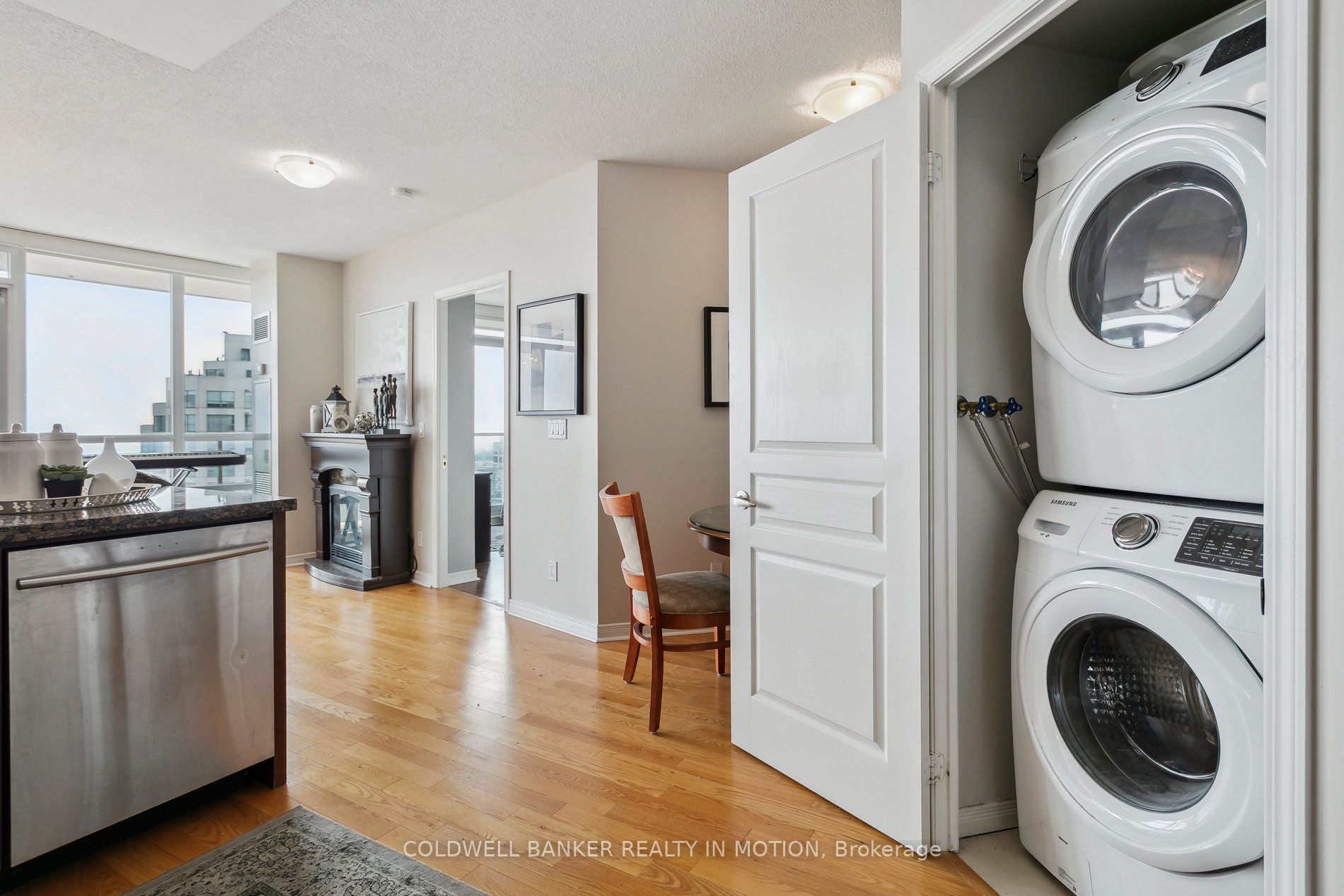 2240 Lakeshore Boulevard W, #1208
