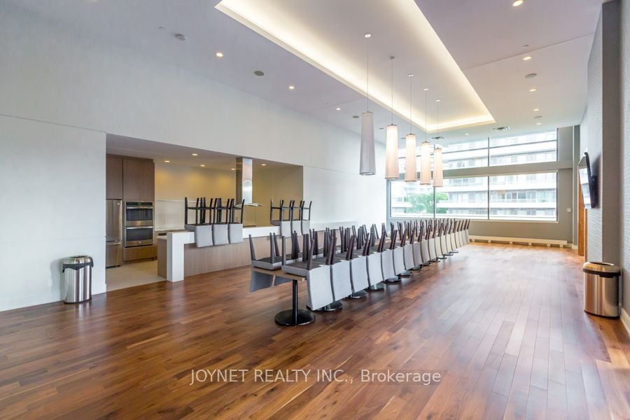 2200 Lake Shore Boulevard W #3801