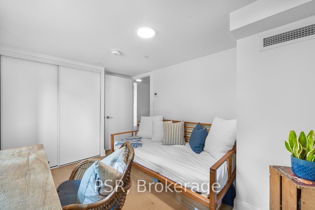 430 Roncesvalles Avenue, #105