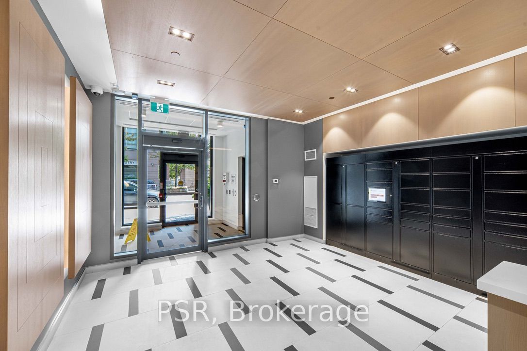 430 Roncesvalles Avenue, #105
