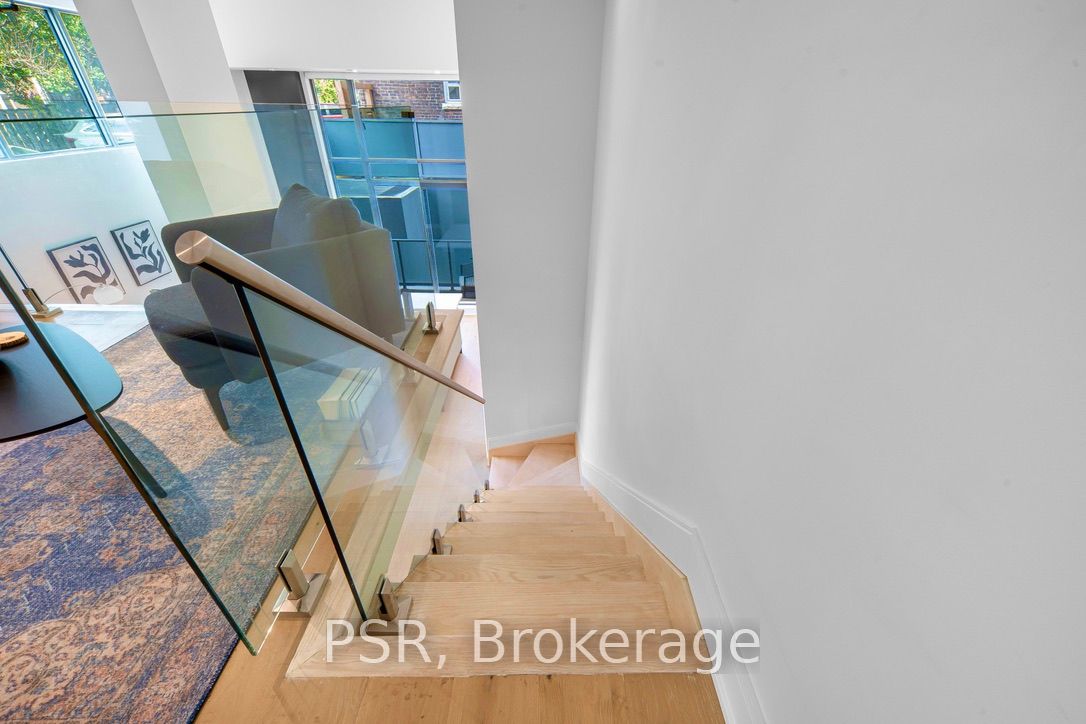 430 Roncesvalles Avenue, #105