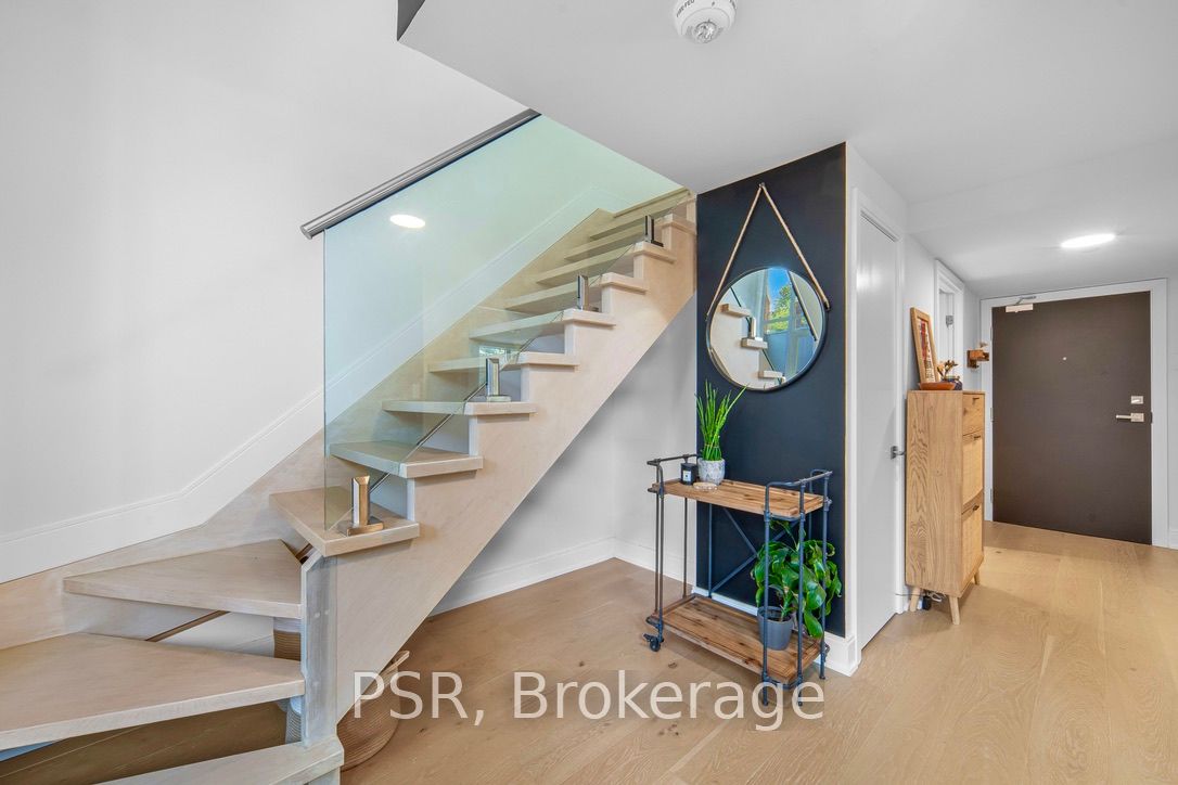 430 Roncesvalles Avenue, #105